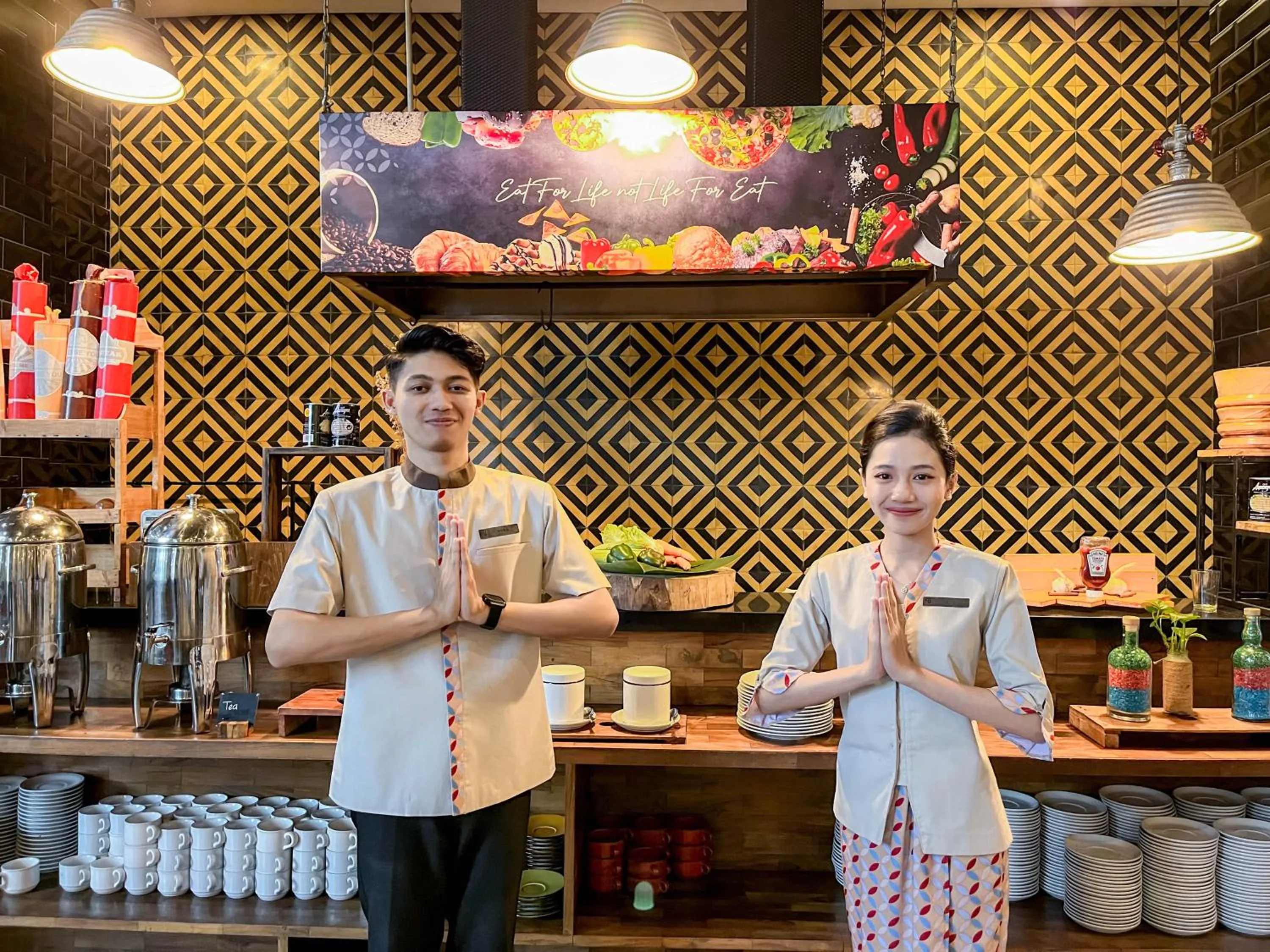 Restaurant/places to eat in Hotel Fortunagrande Jember By Fosia Hotels