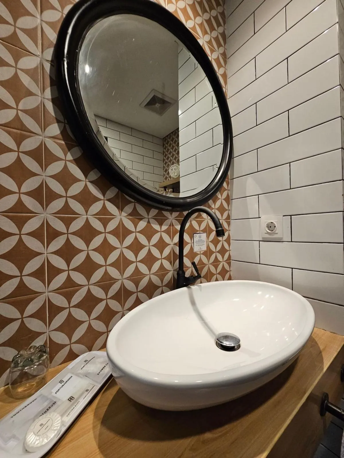 Bathroom in Hotel Fortunagrande Jember By Fosia Hotels