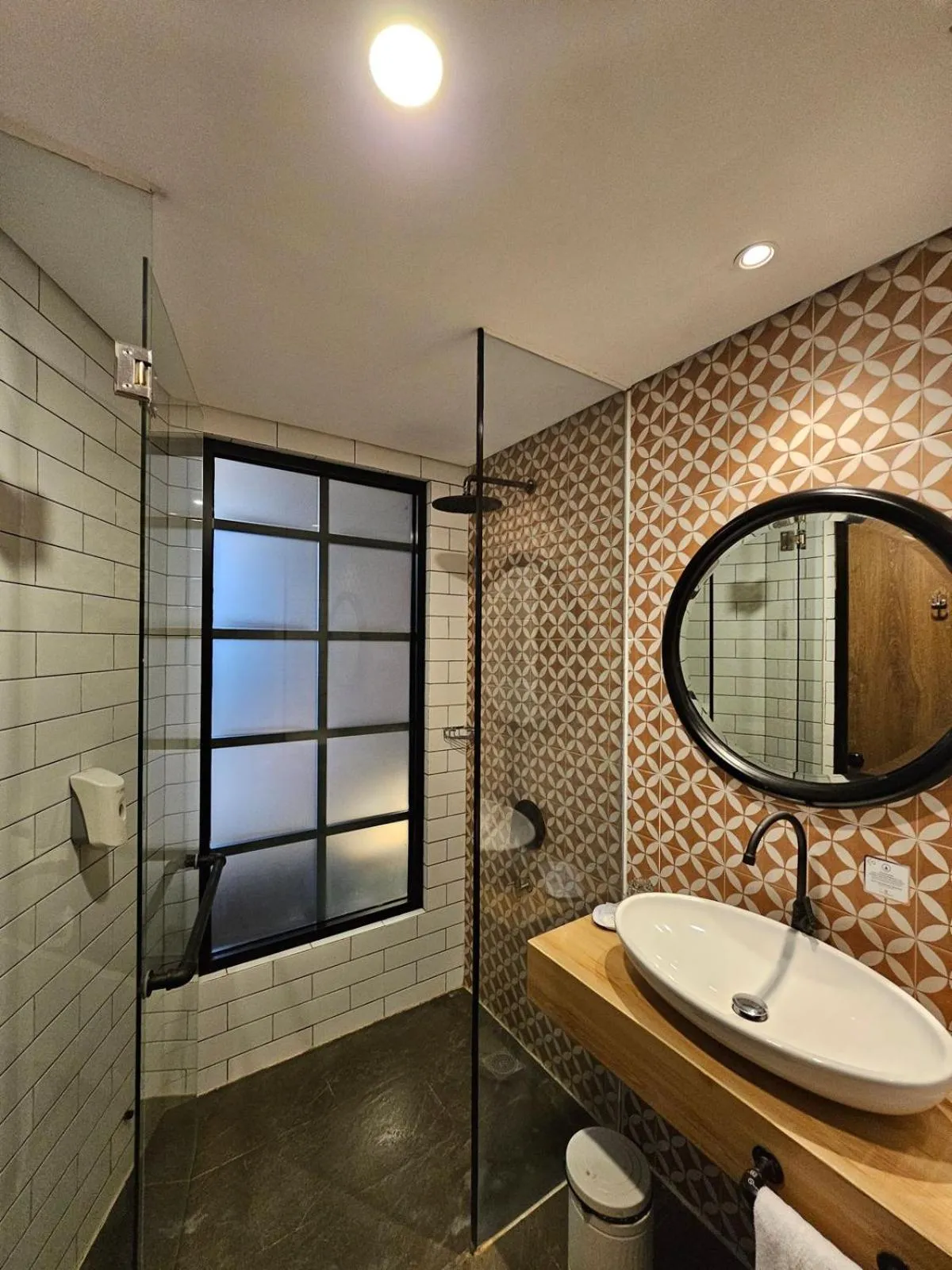 Shower in Hotel Fortunagrande Jember By Fosia Hotels