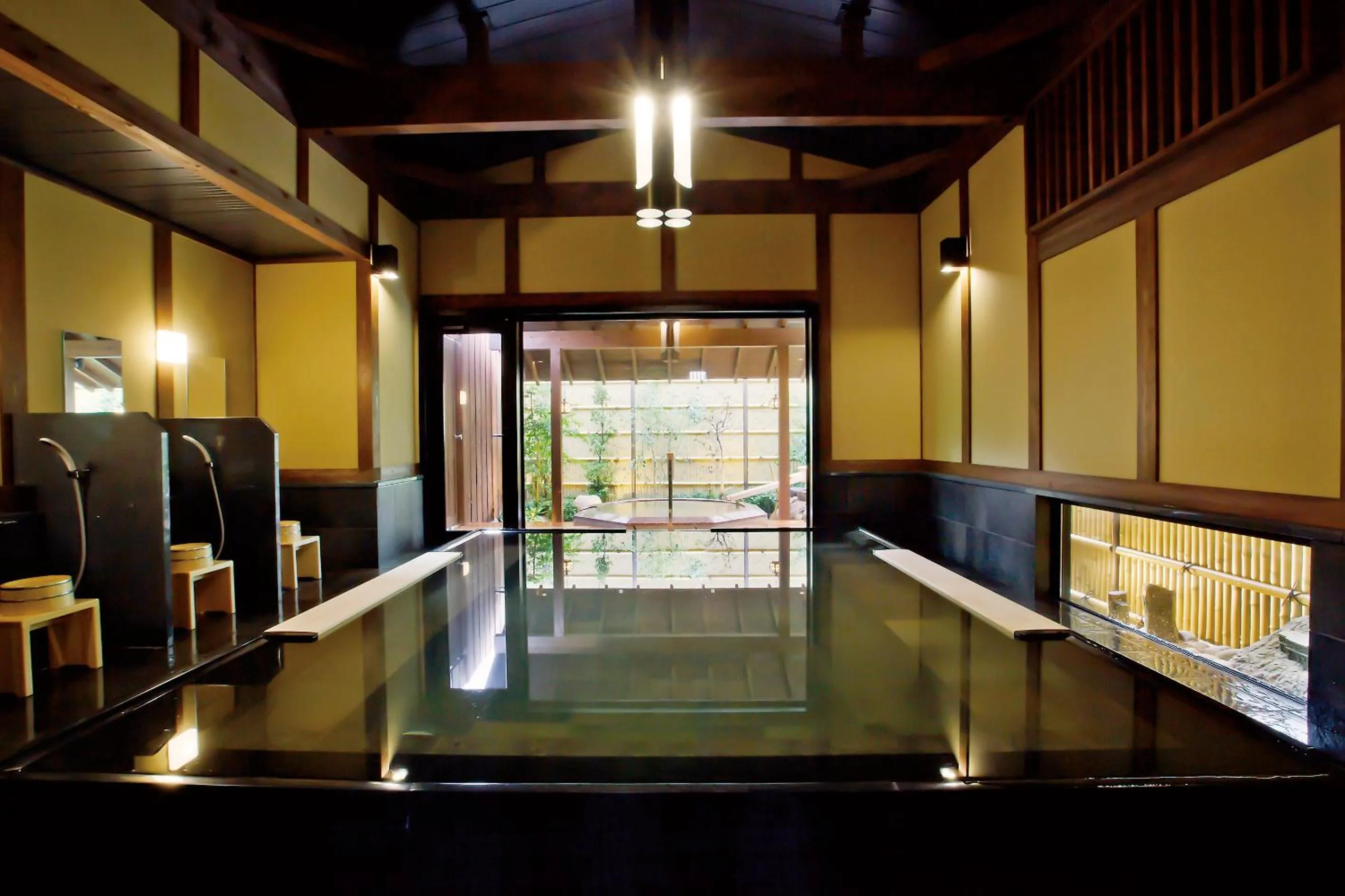 Hot Spring Bath in Kizukuri no Yado Hashizuya