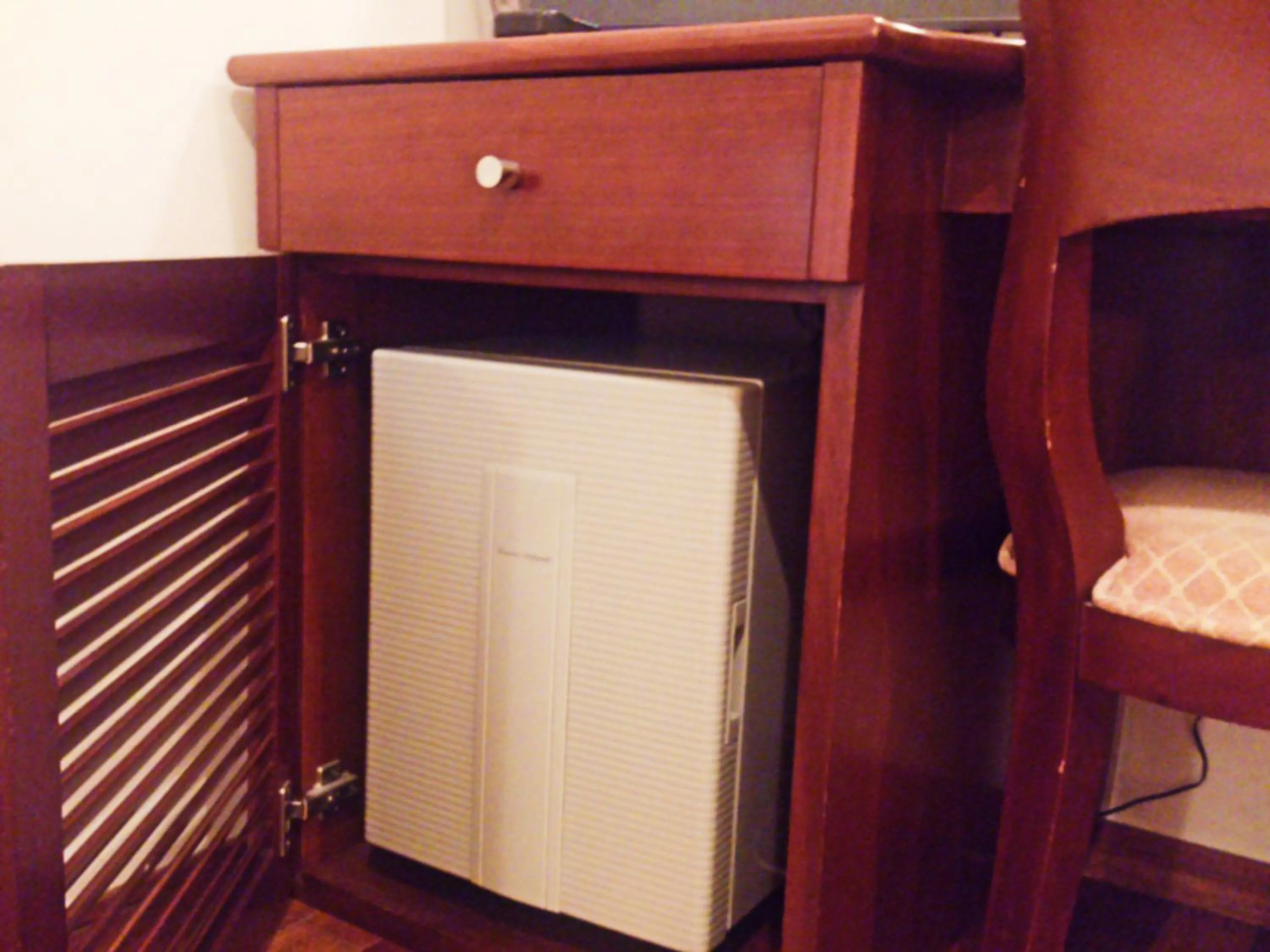 Photo of the whole room in Hotel Sun Queen