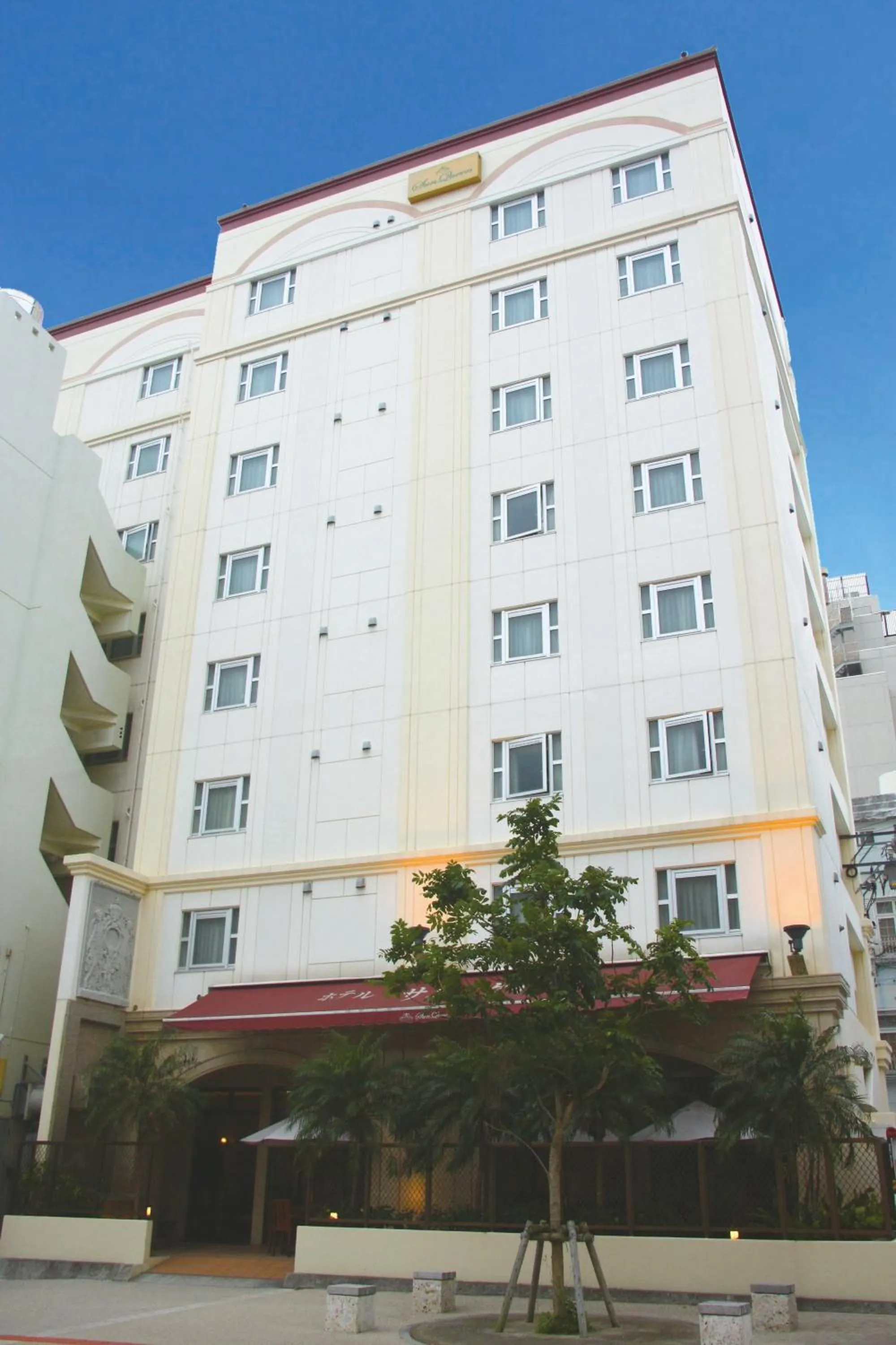 Facade/entrance in Hotel Sun Queen