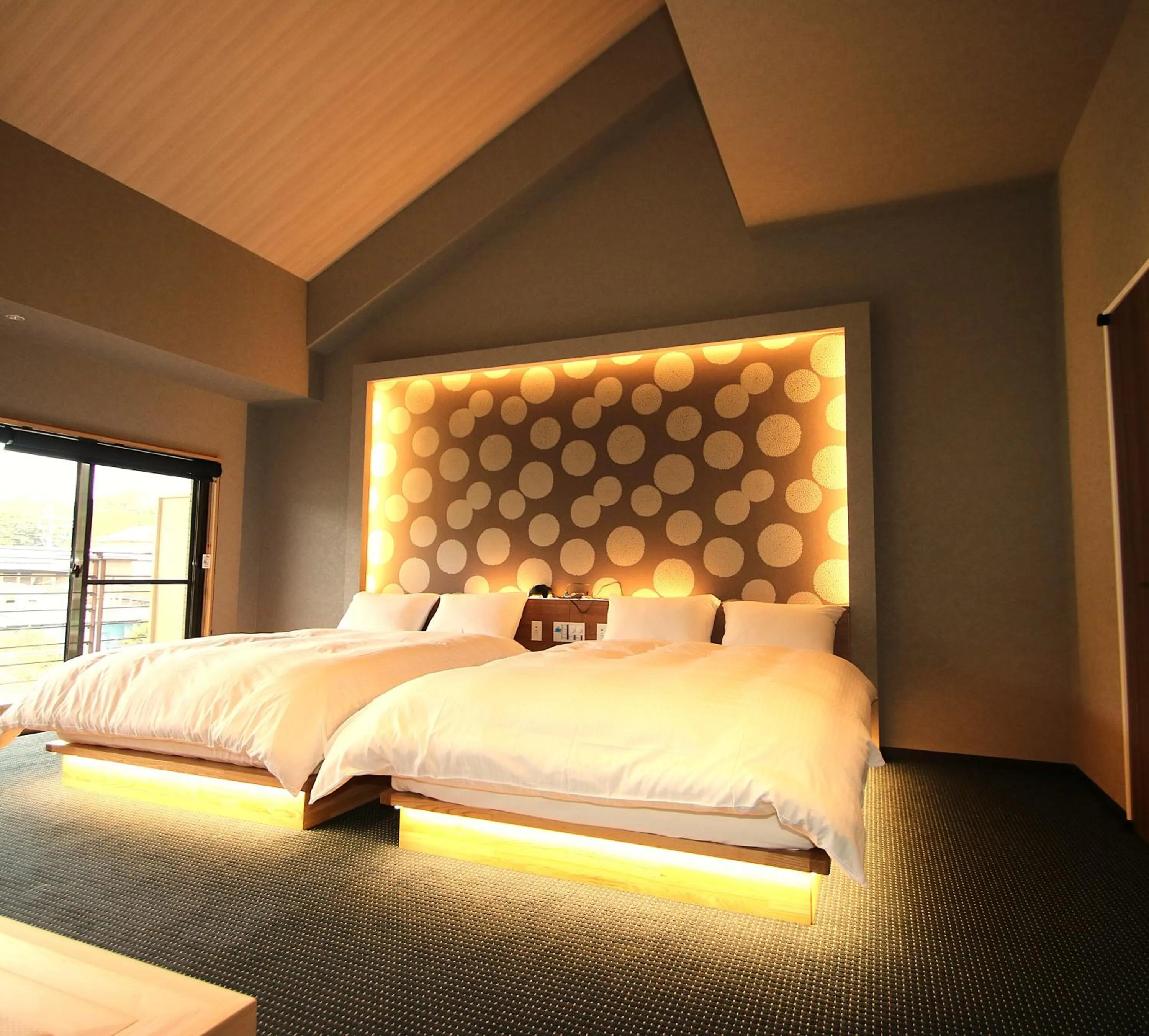 Bed in Hana No Shizuku