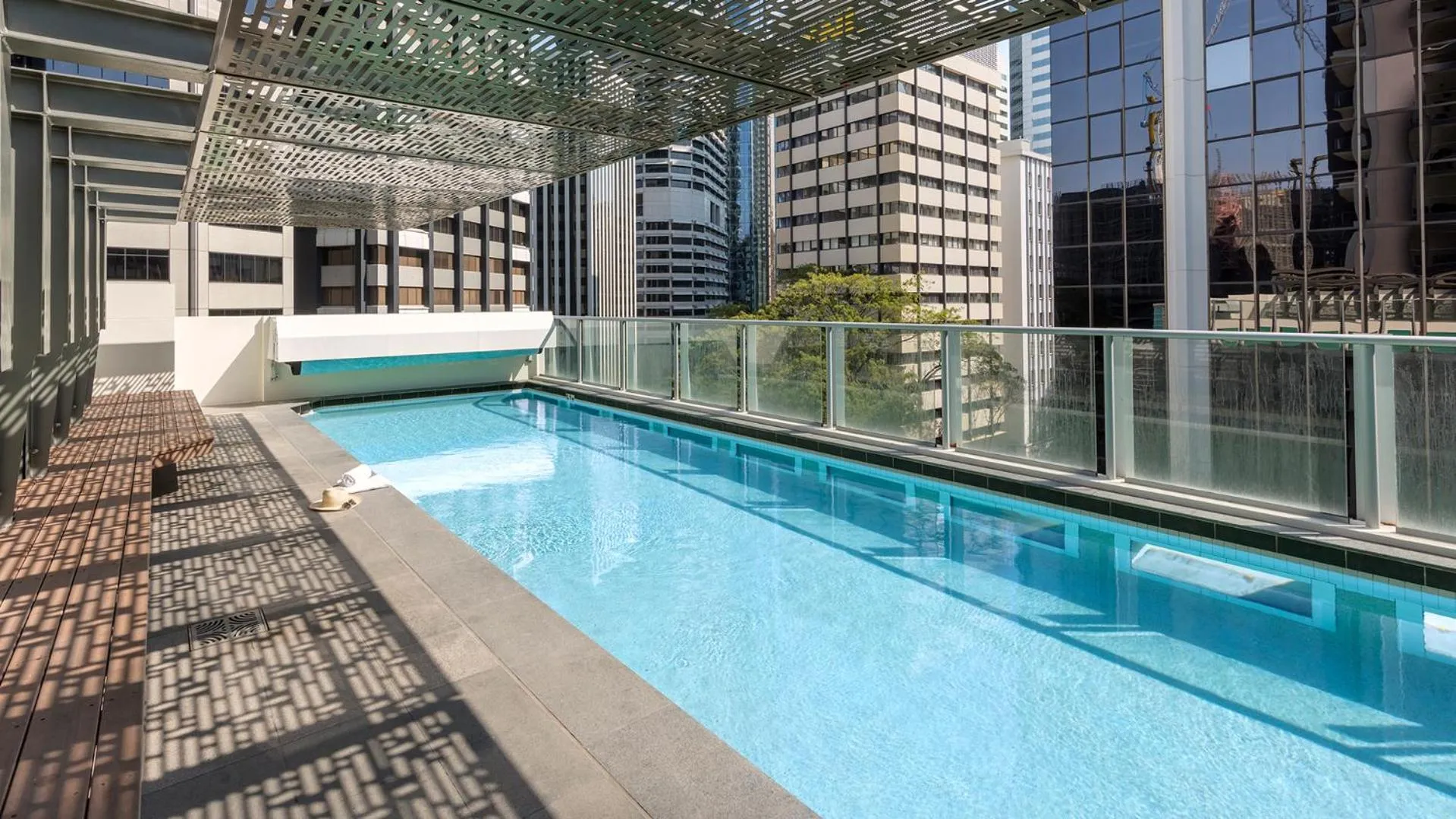 Swimming pool in Oaks Brisbane Aurora Suites