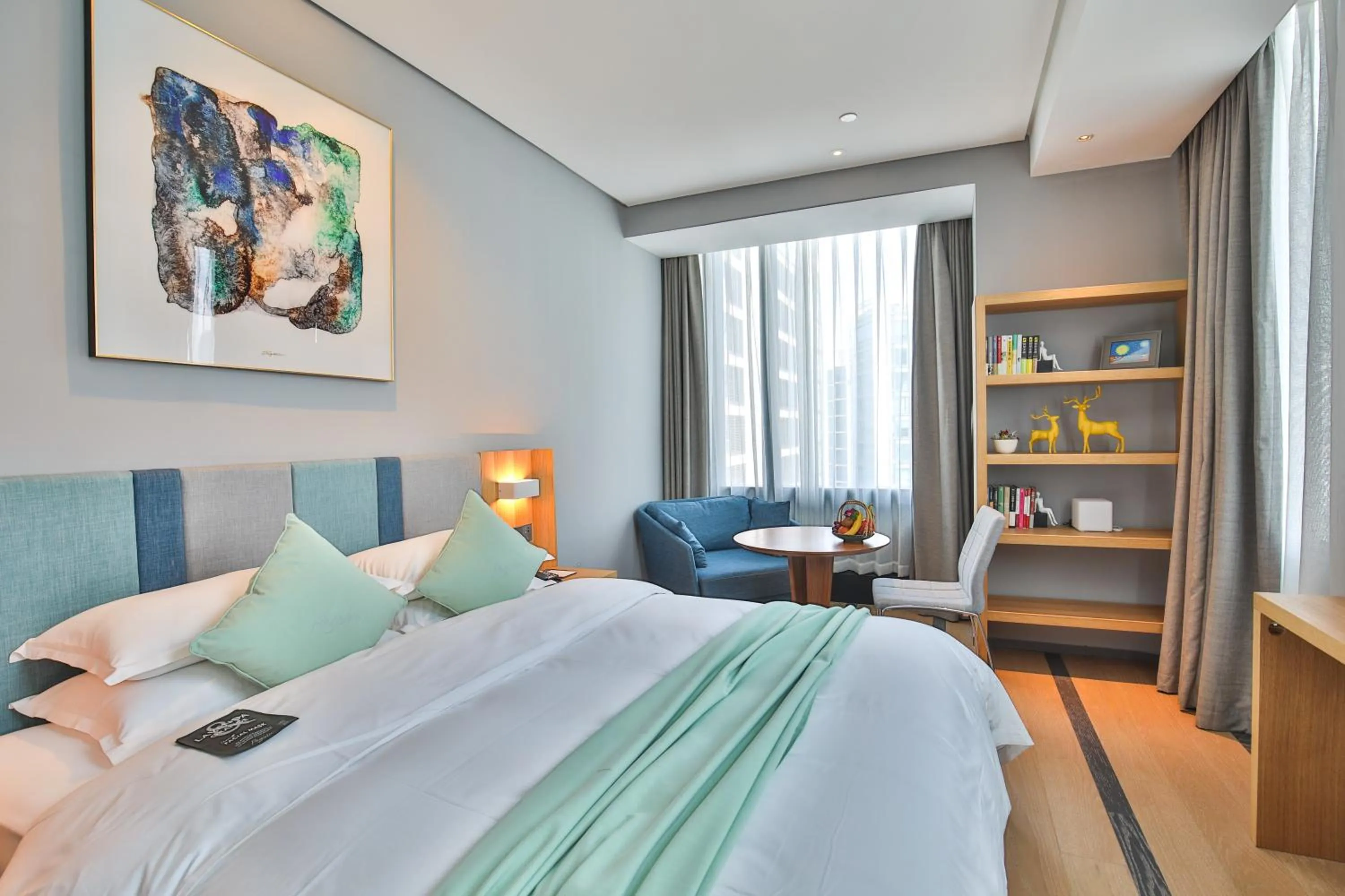 Decorative detail, Bed in Shanghai Pagoda INNO Hotel