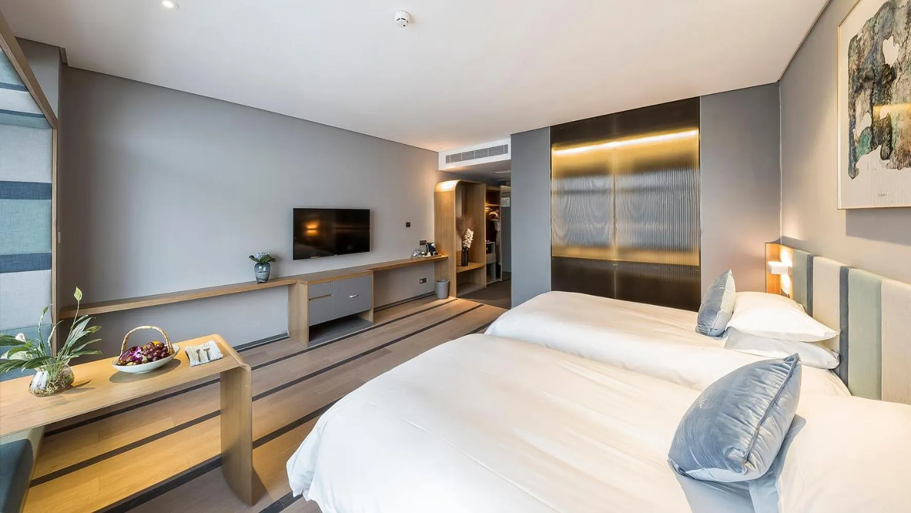 Photo of the whole room, Bed in Shanghai Pagoda INNO Hotel