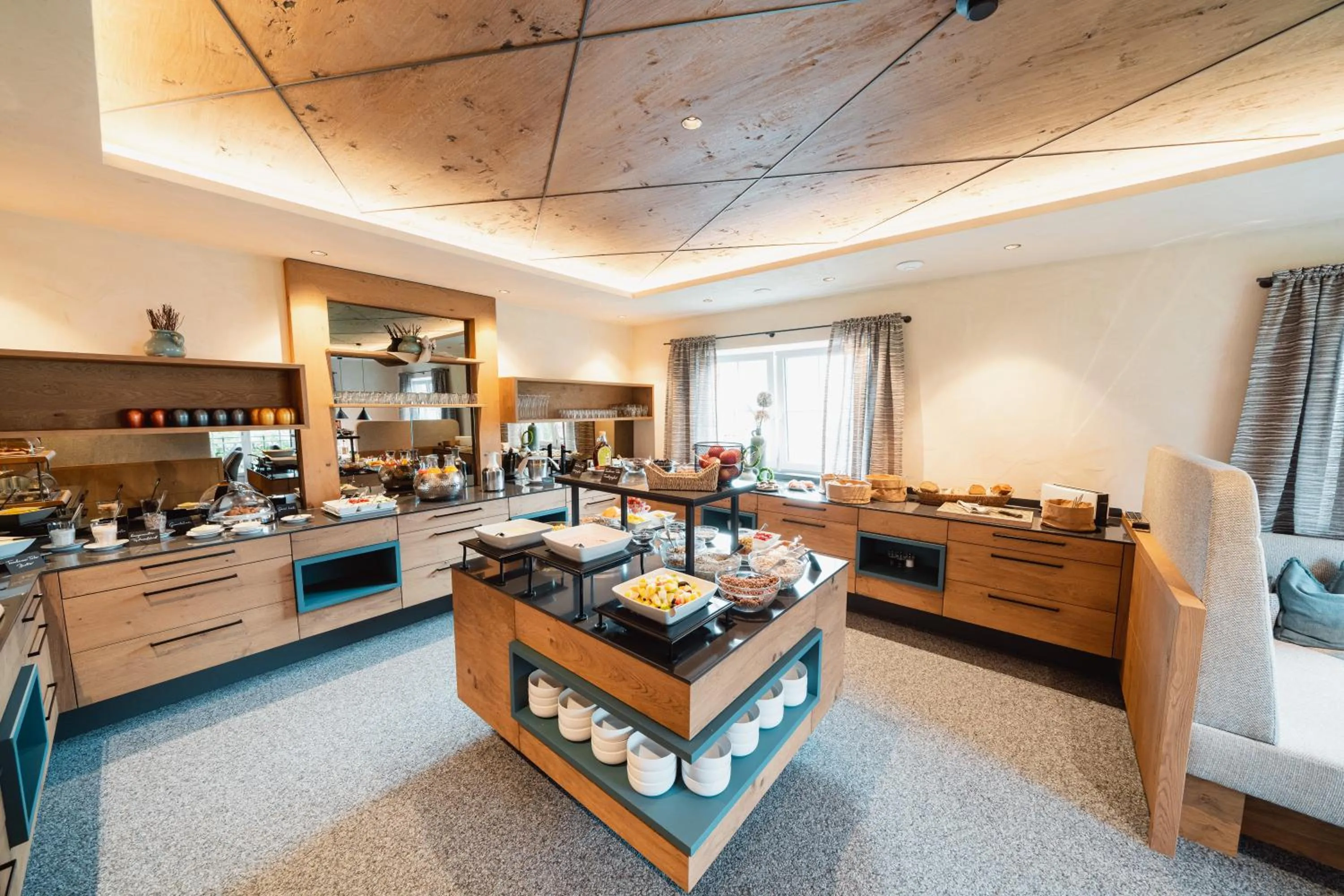 Breakfast in MONS suites wine passion