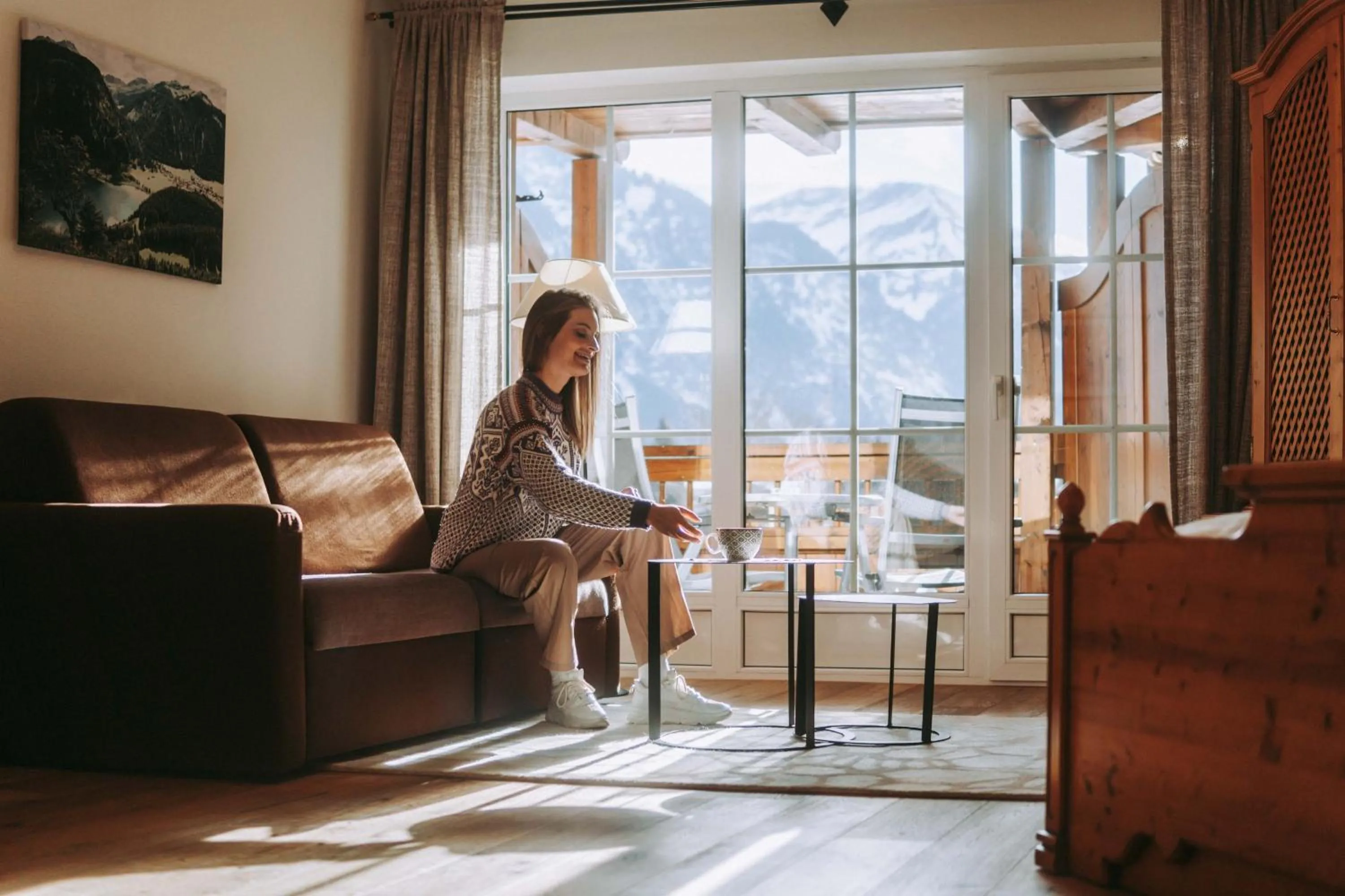 Photo of the whole room in MONS suites wine passion