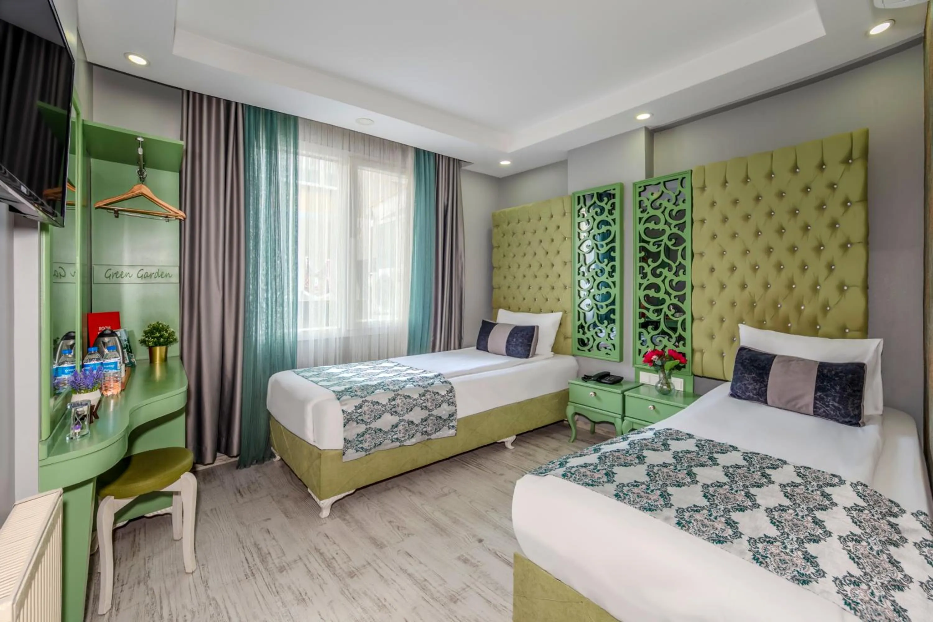 Photo of the whole room, Bed in Green Garden Hotel - Bahçelievler