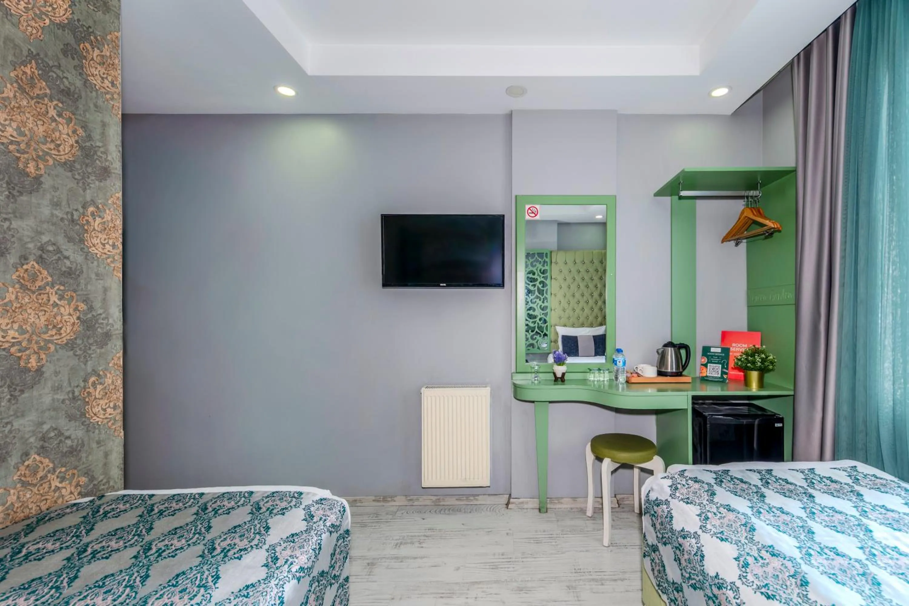 Photo of the whole room, Bed in Green Garden Hotel - Bahçelievler