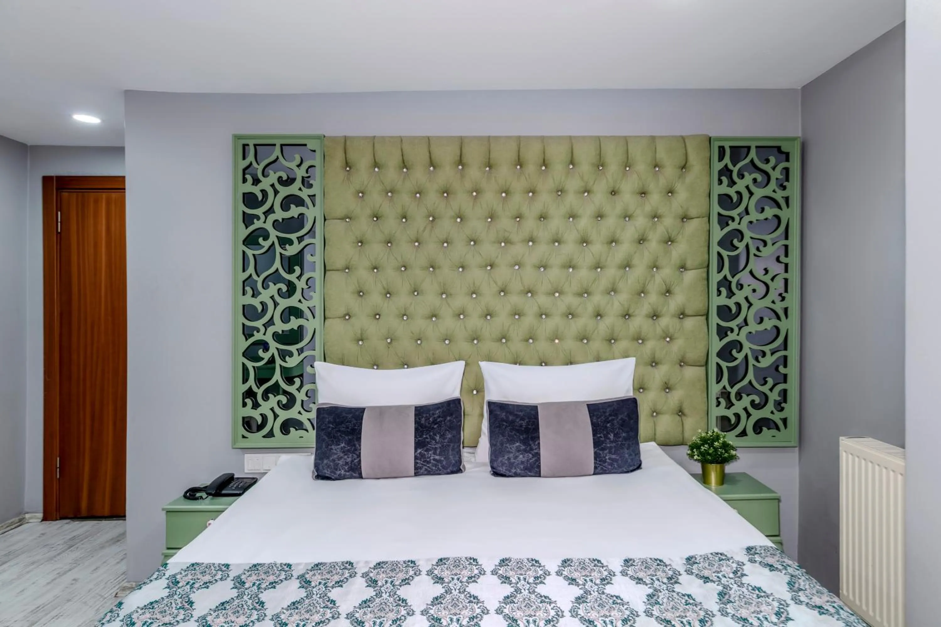 Photo of the whole room, Bed in Green Garden Hotel - Bahçelievler