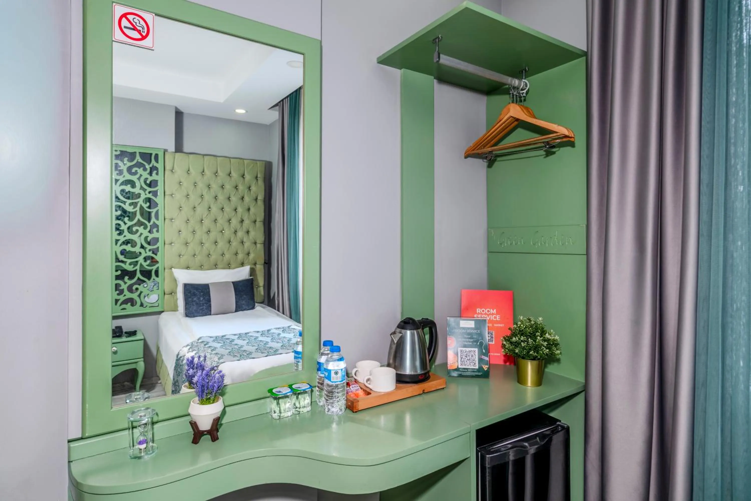 Coffee/tea facilities, Bed in Green Garden Hotel - Bahçelievler