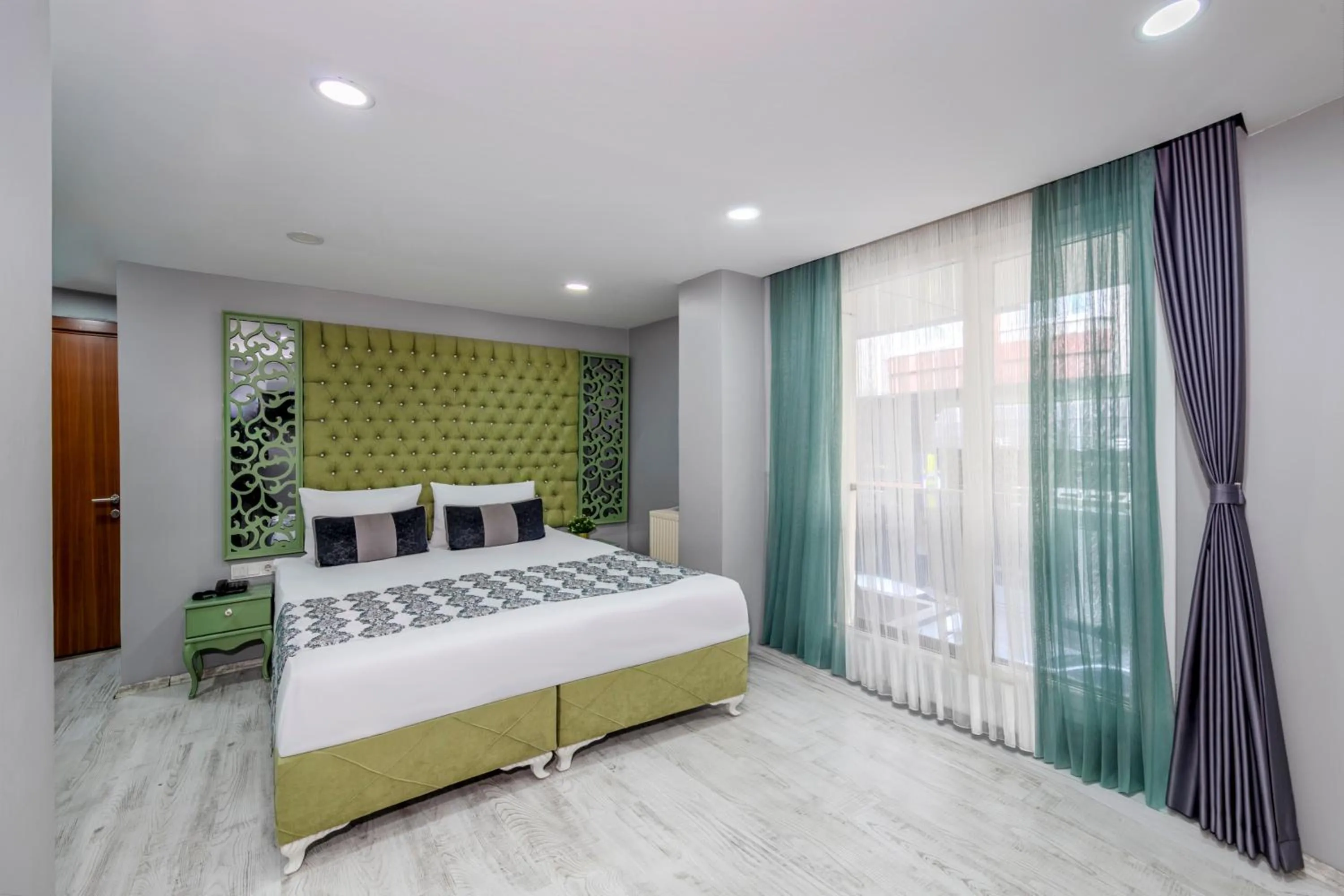 Bedroom, Bed in Green Garden Hotel - Bahçelievler