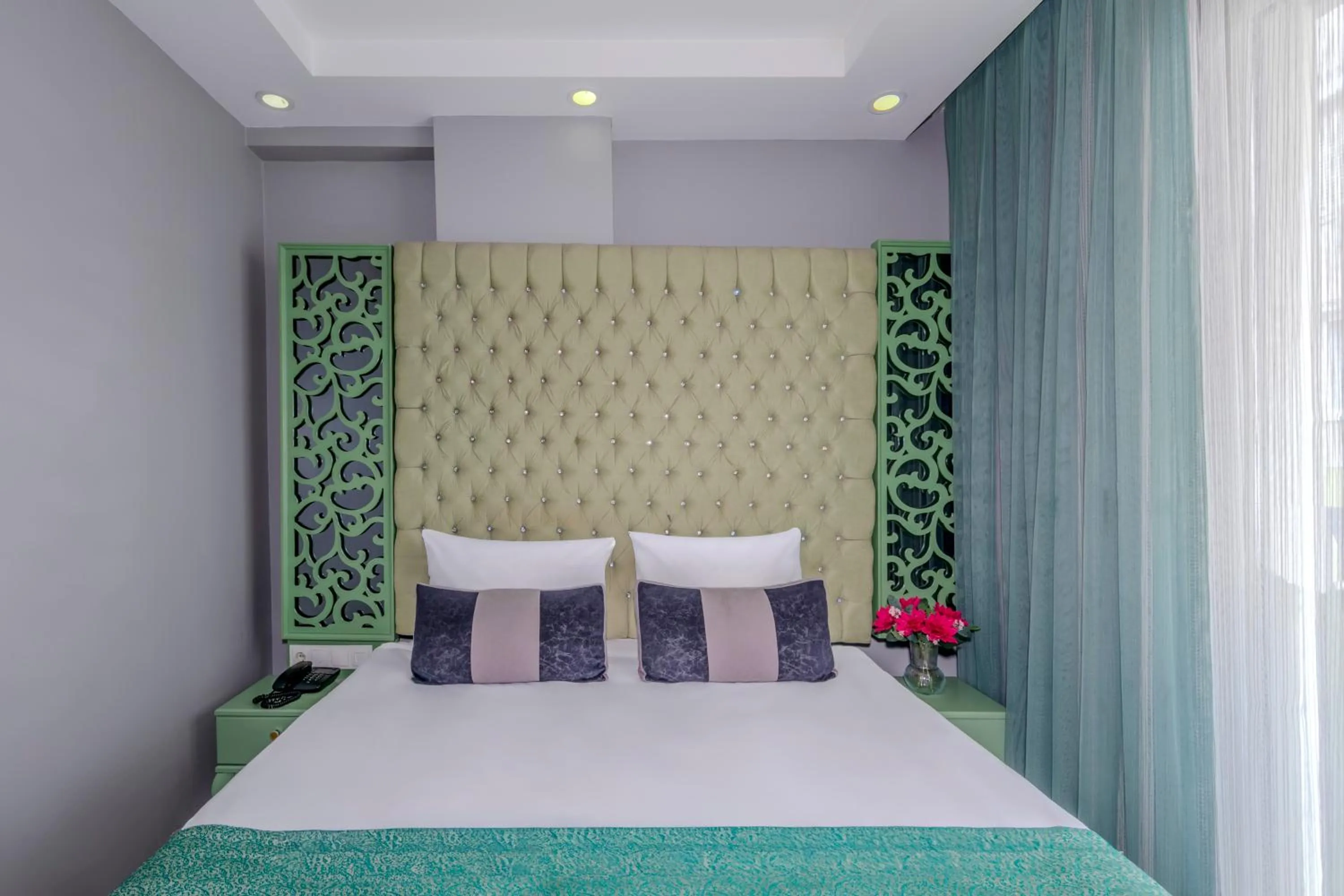 Photo of the whole room, Bed in Green Garden Hotel - Bahçelievler
