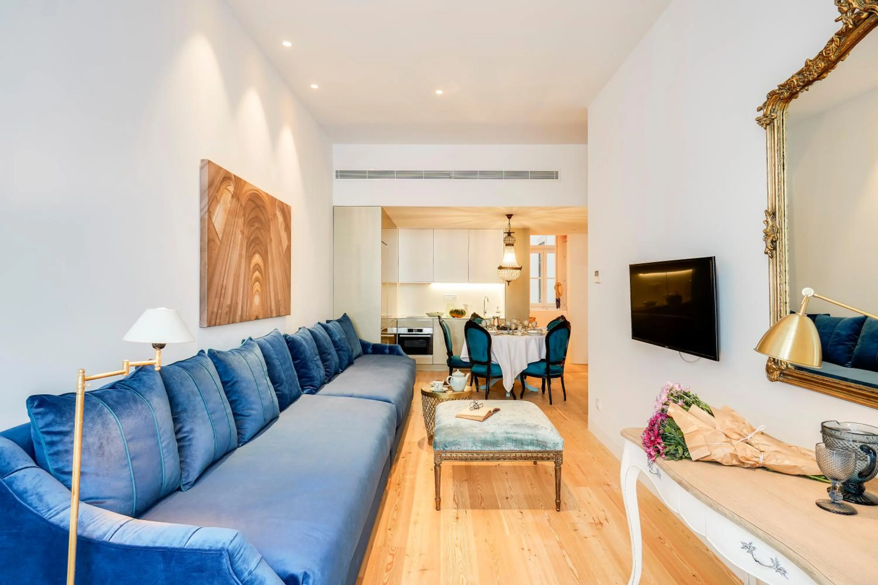 TV and multimedia in Residentas Aurea