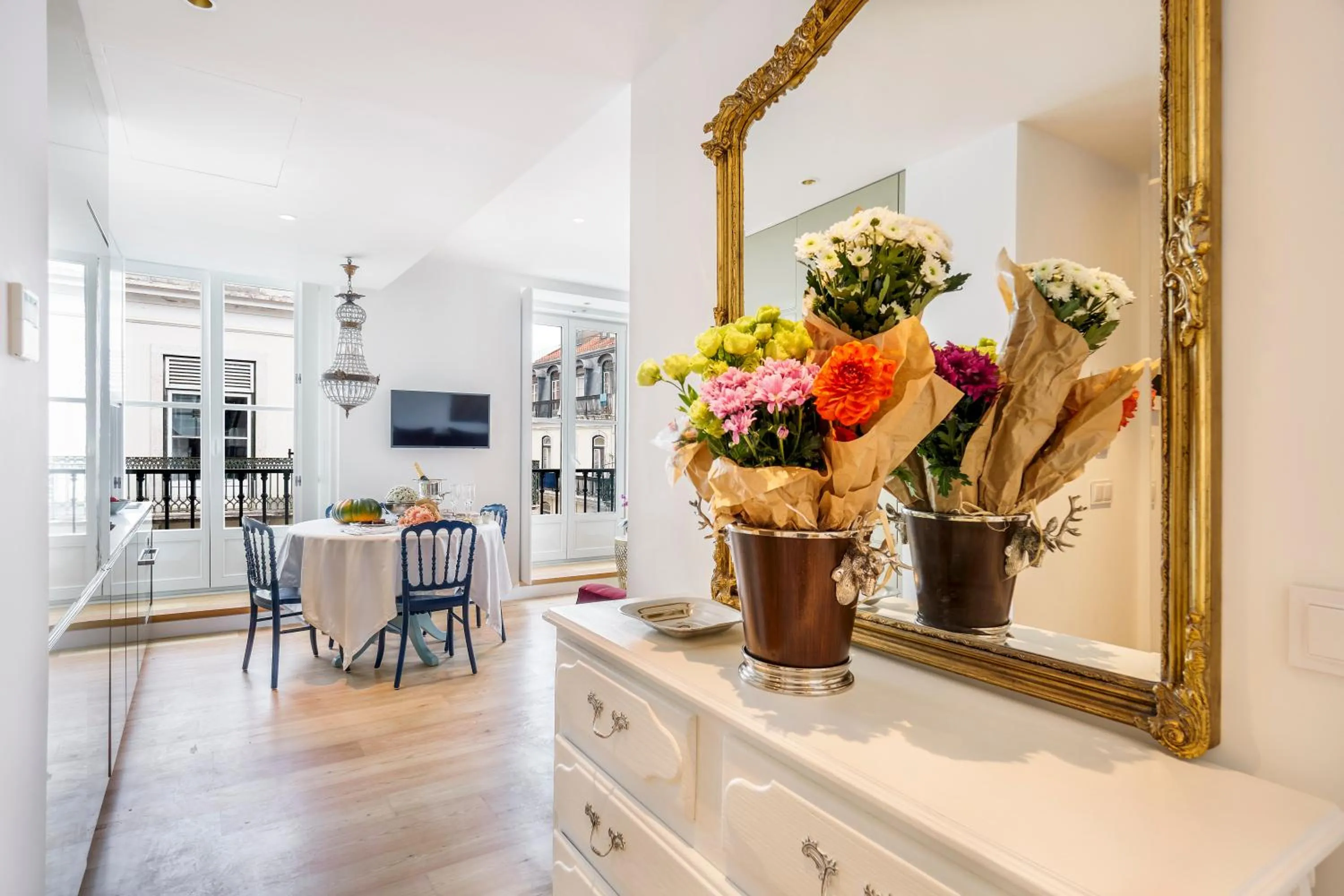 Decorative detail in Residentas Aurea