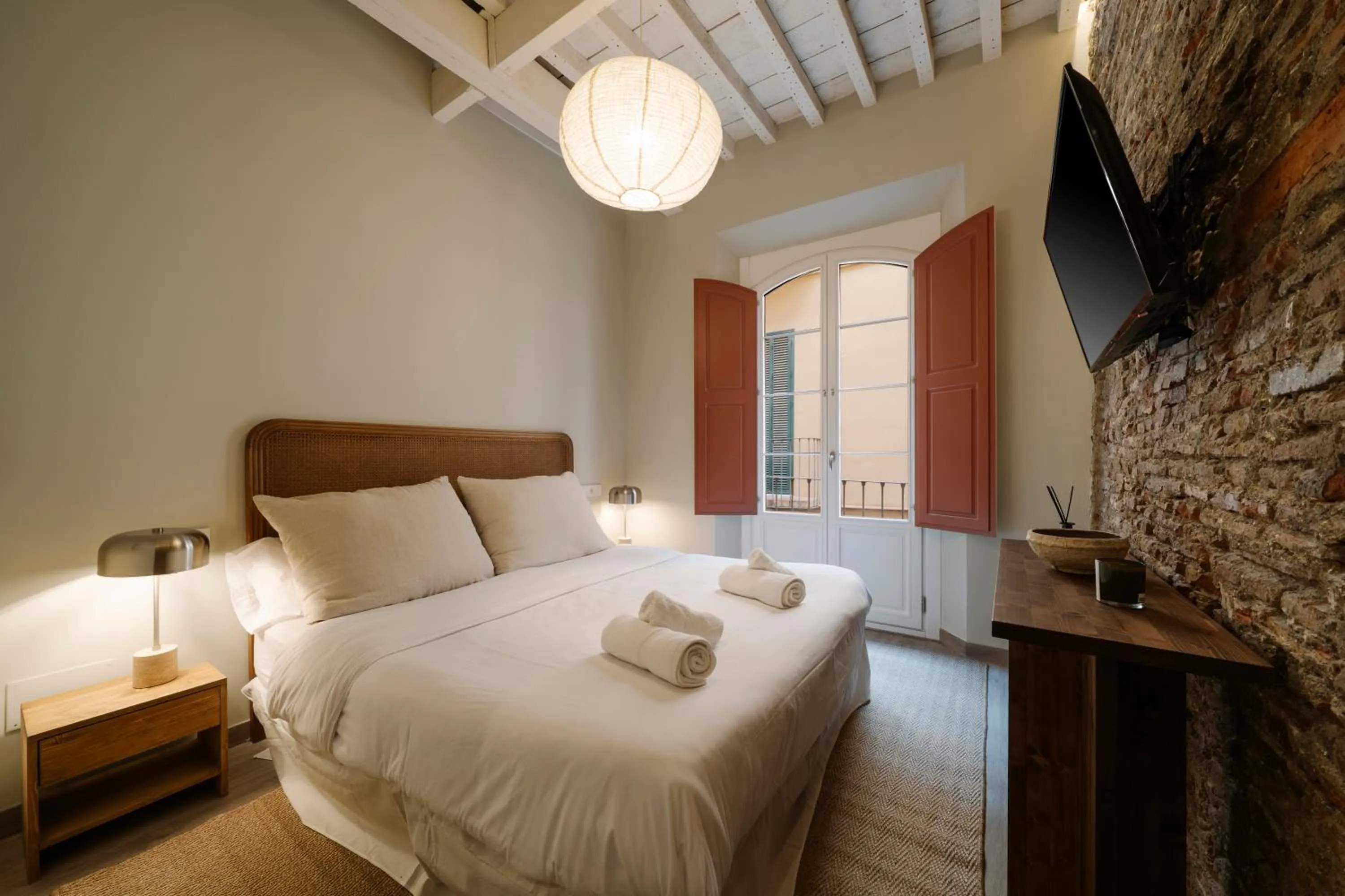 Bed in Cream Boutique Málaga