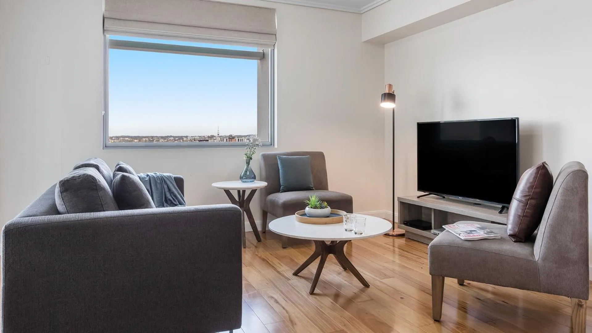 TV and multimedia in Oaks Brisbane Casino Tower Suites