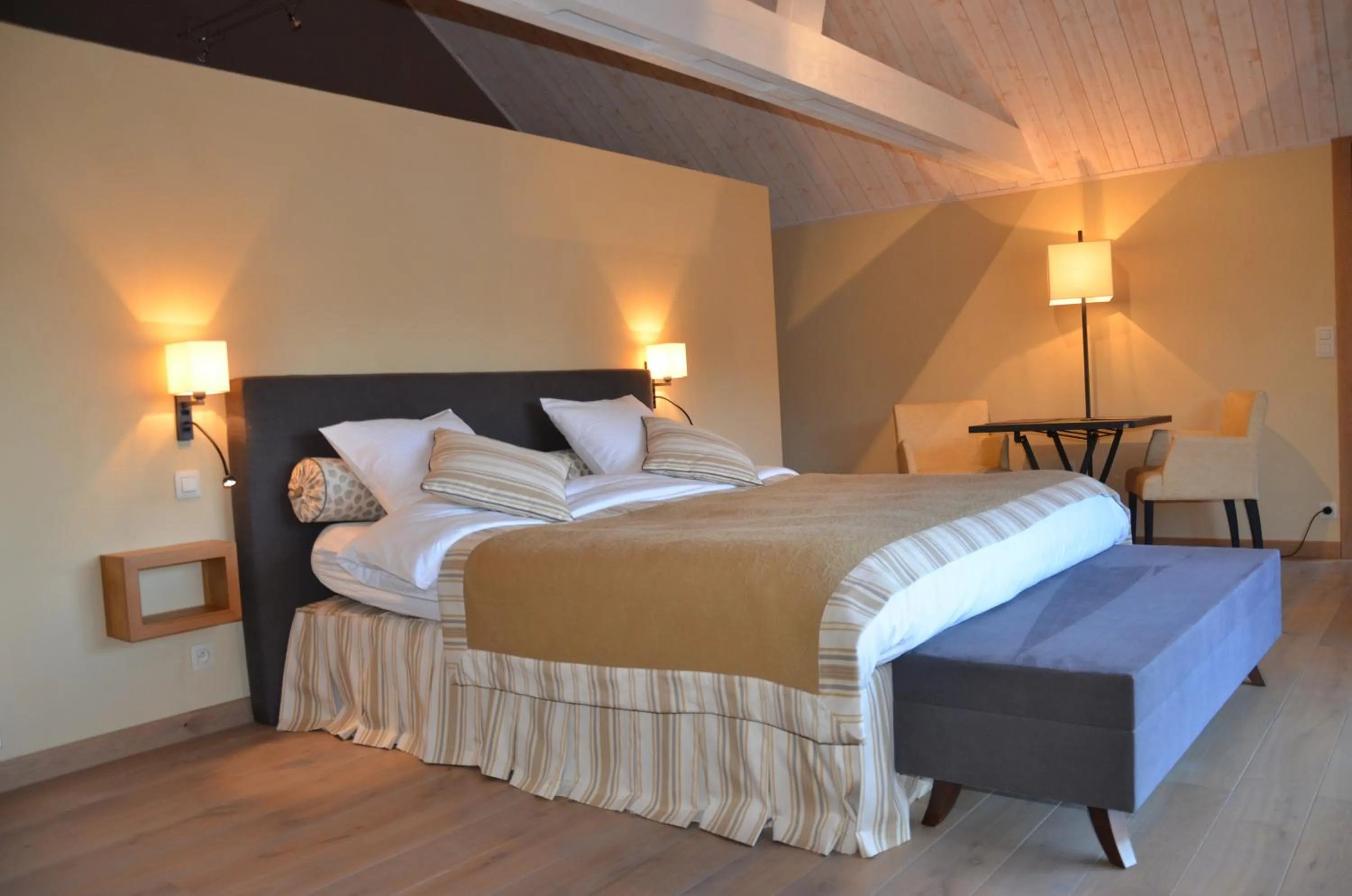 Bed in B&B La Romance du Lac