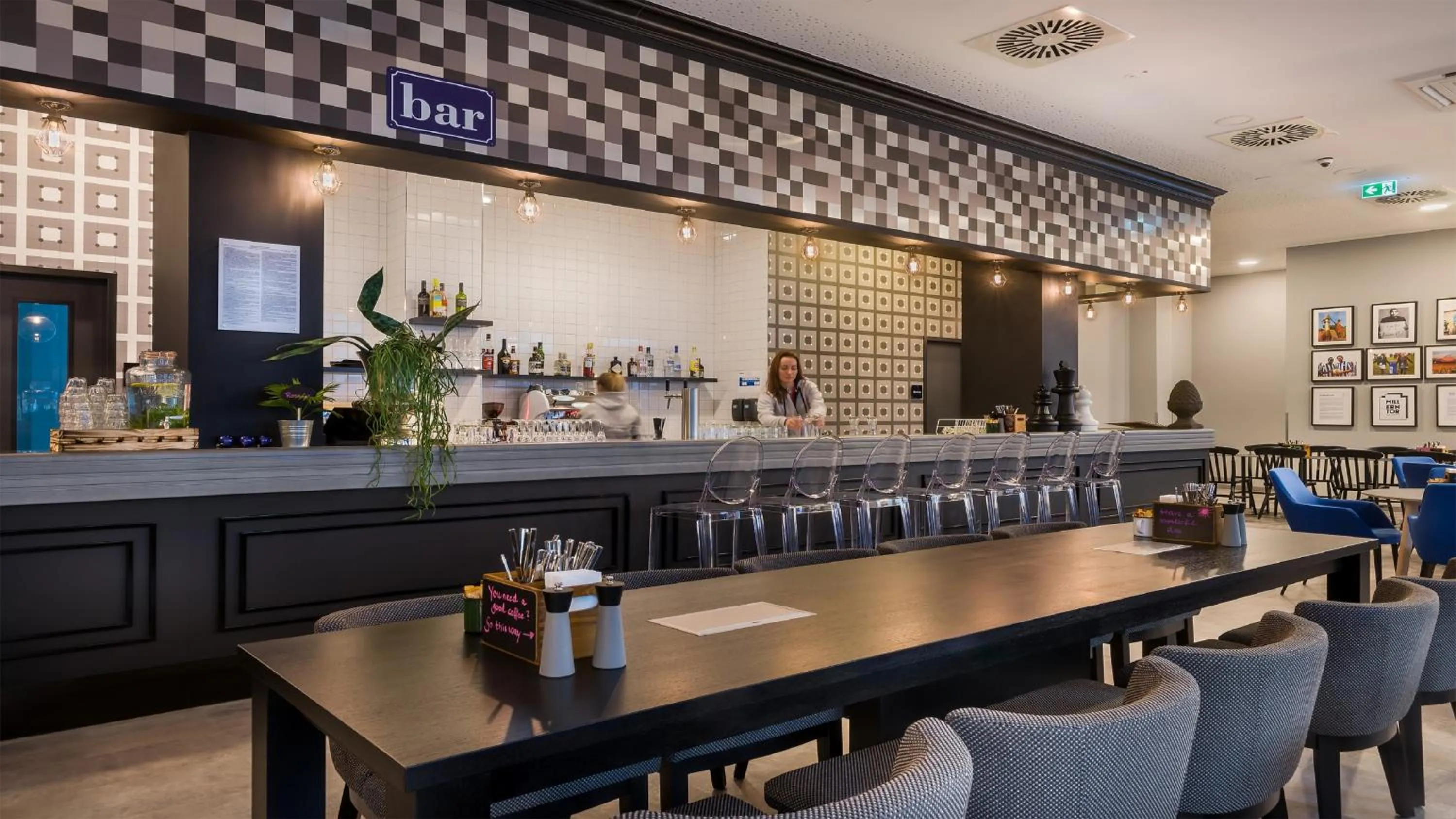 Lounge or bar in Holiday Inn - the niu, Square Mannheim by IHG
