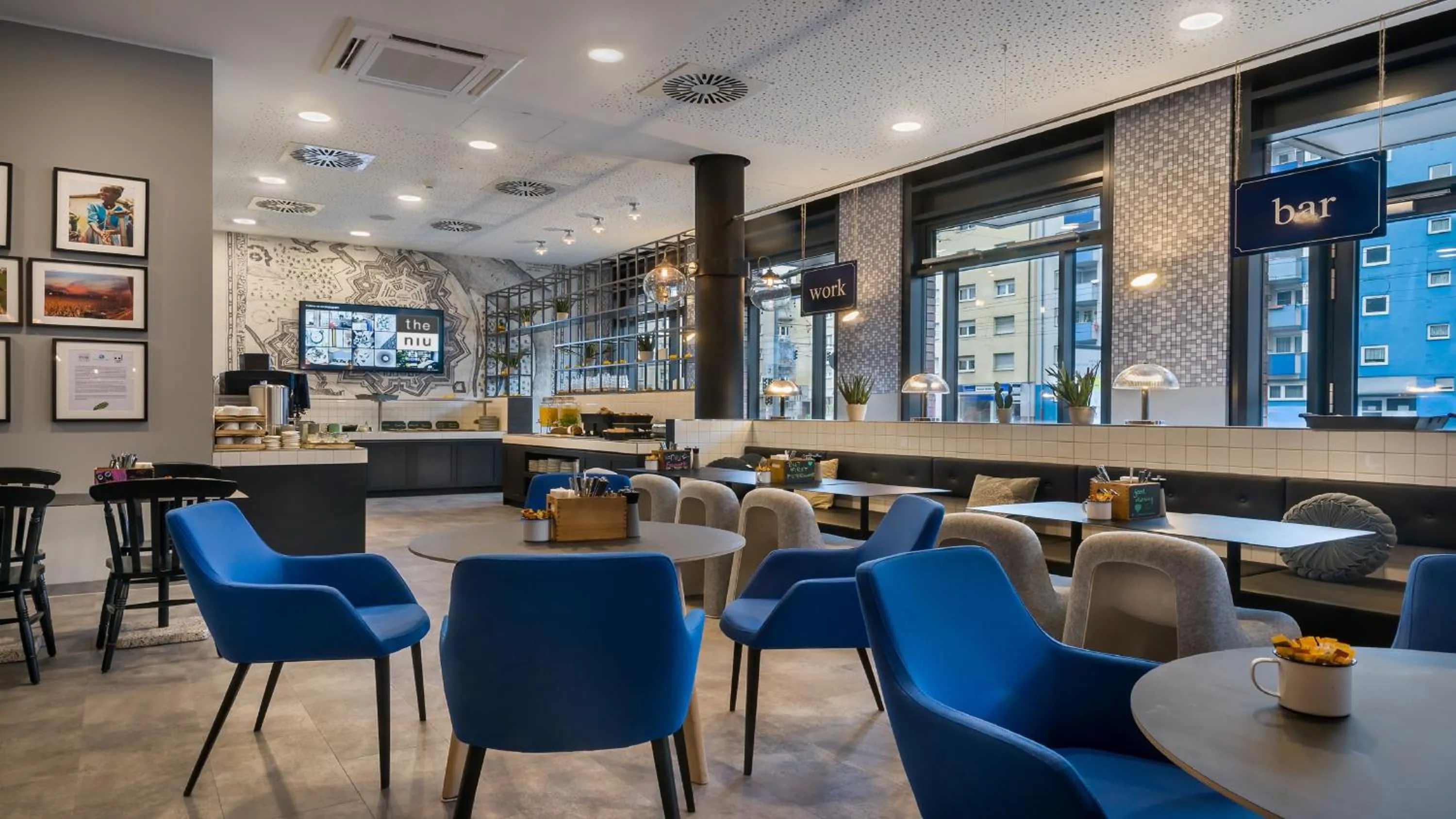 Breakfast in Holiday Inn - the niu, Square Mannheim by IHG