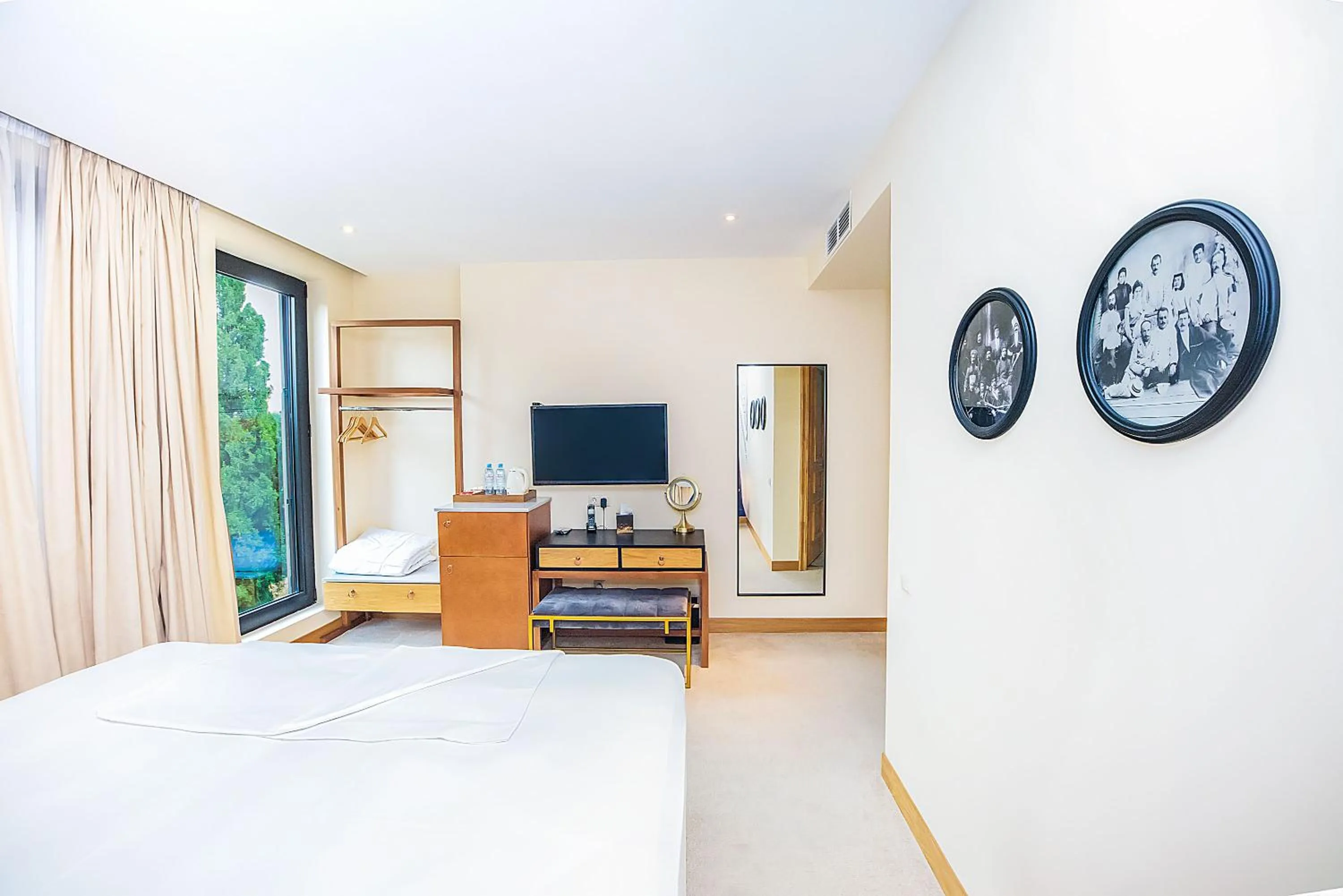 TV and multimedia, Bed in Folk Boutique Hotel