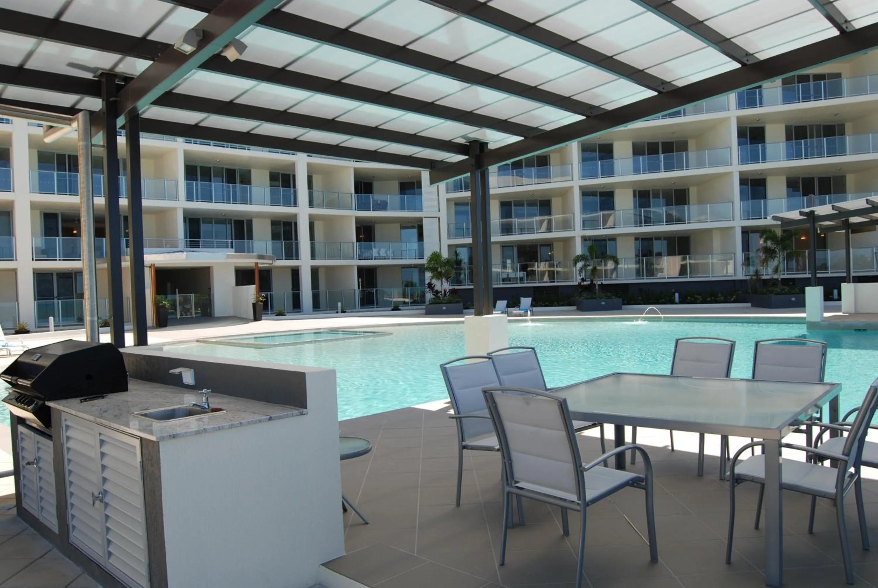 Property building in Vue Apartments Trinity Beach