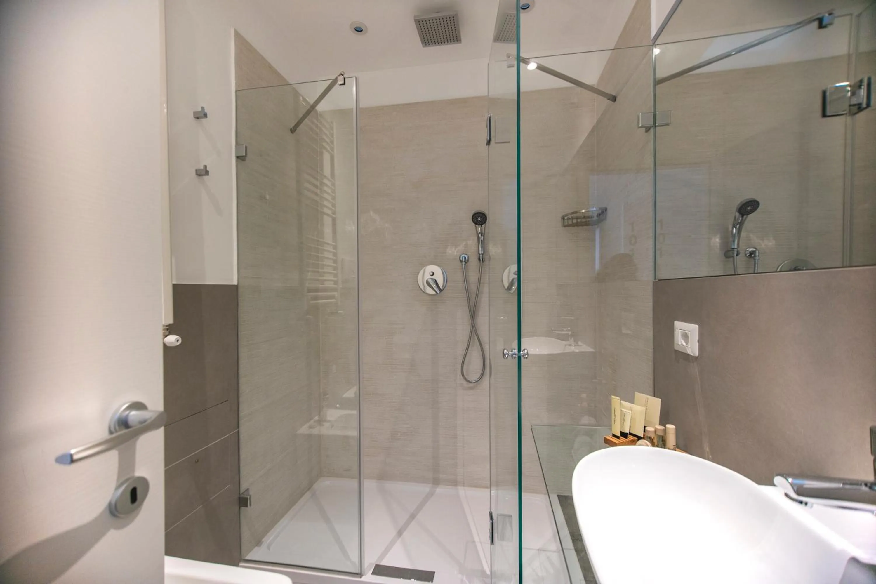 Bathroom in Suite Quaroni