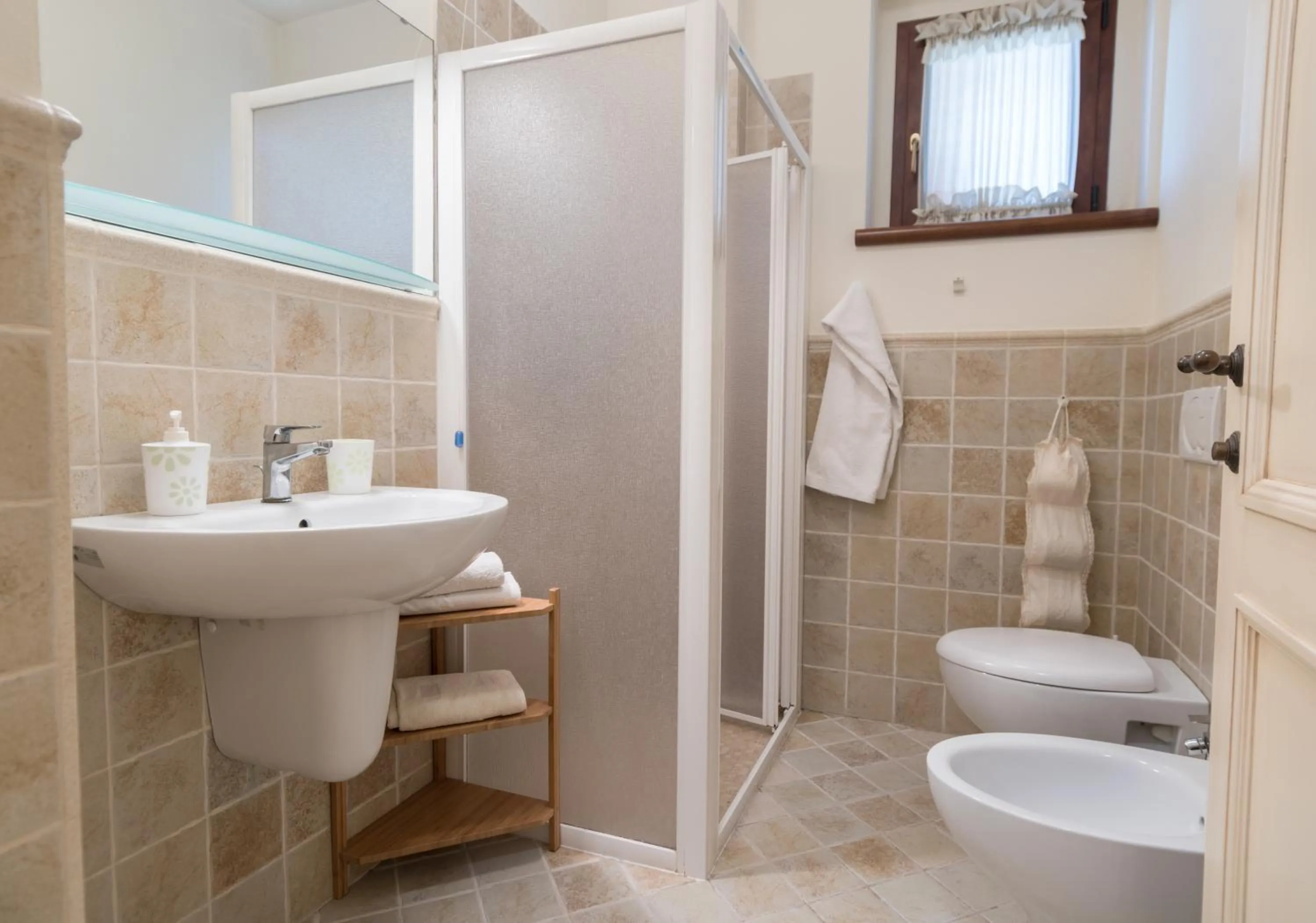 Shower in Rosa di Assisi