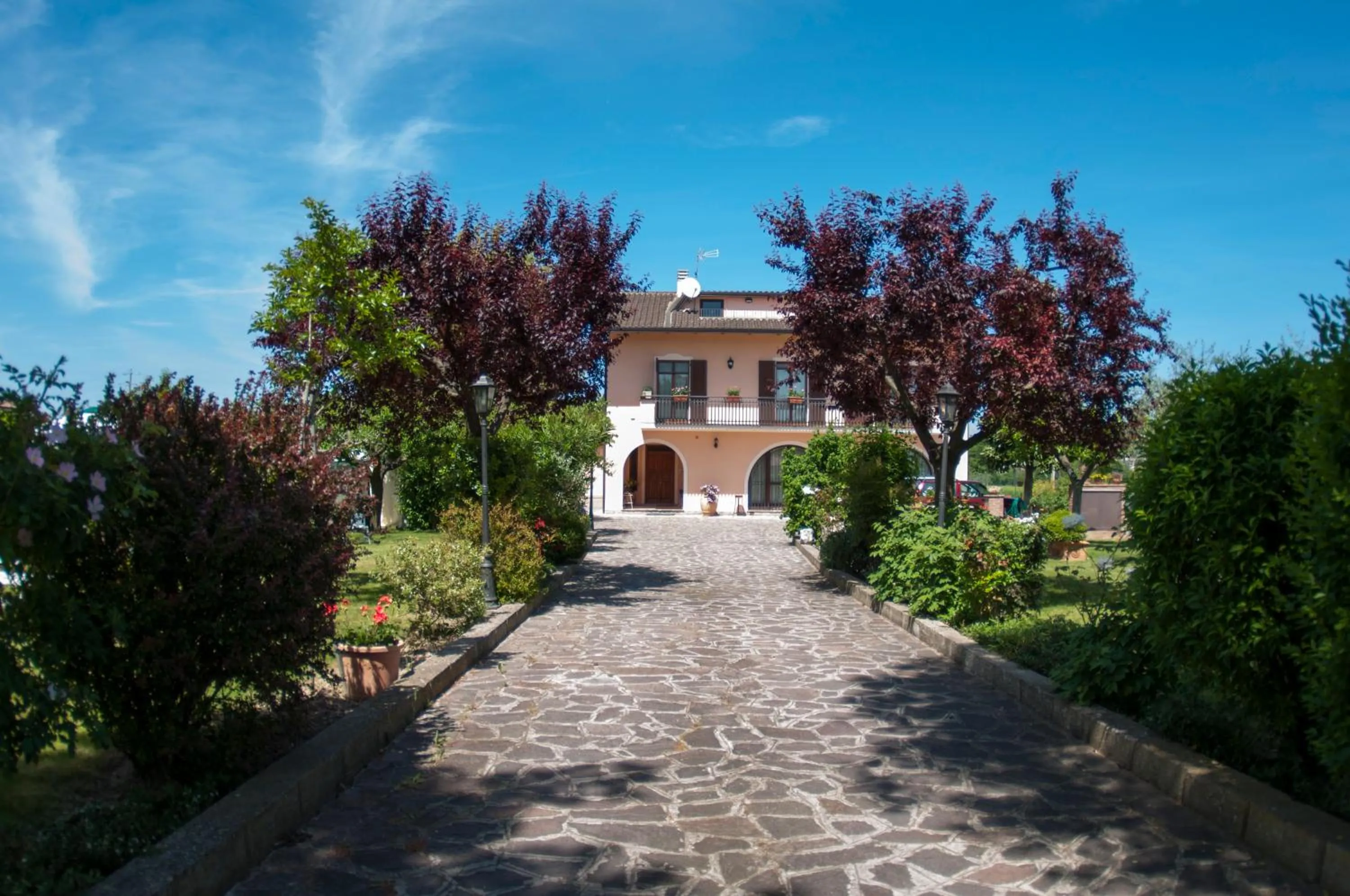 Property building in Rosa di Assisi