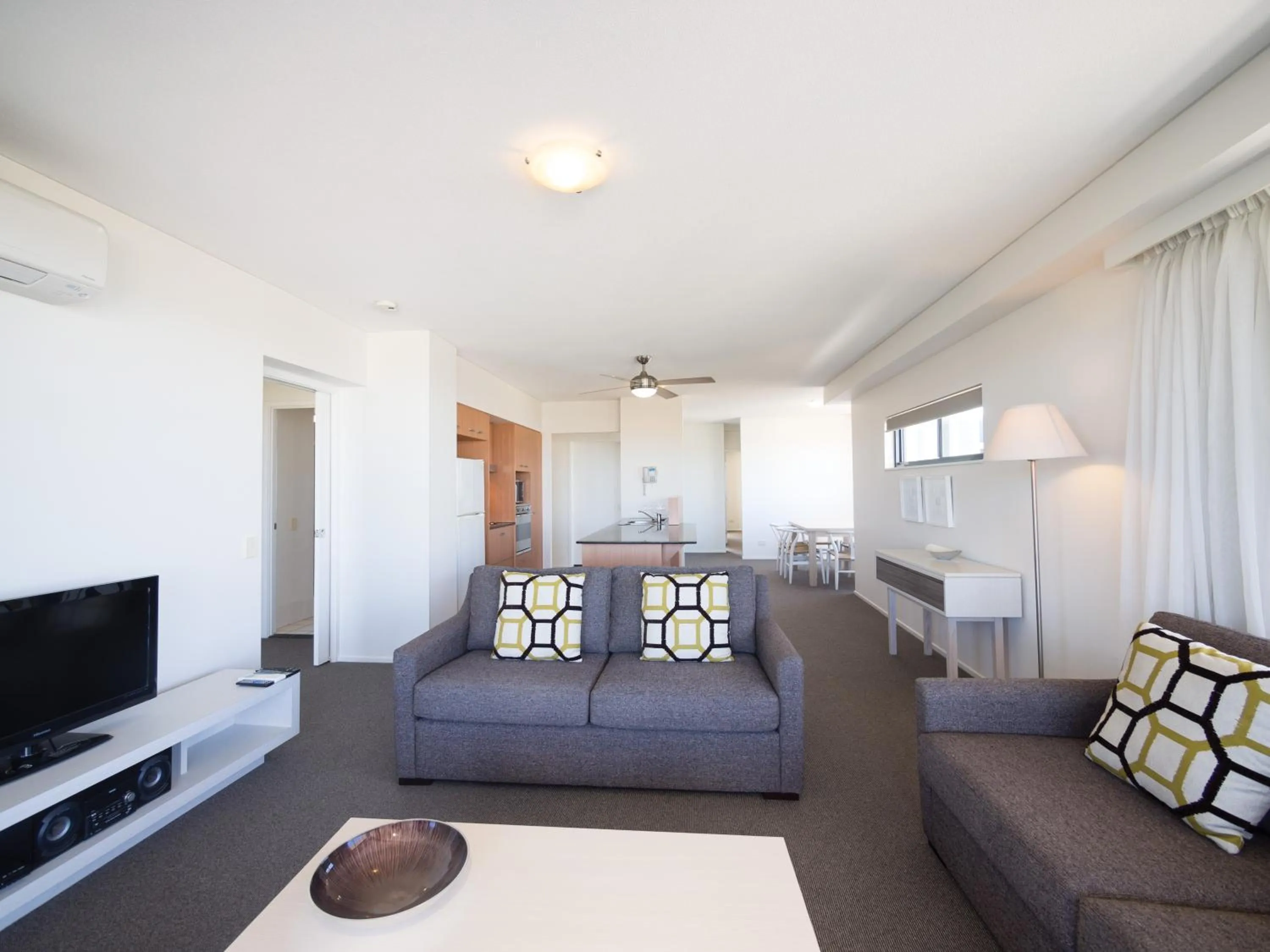 TV and multimedia in Oaks Sunshine Coast Seaforth Resort