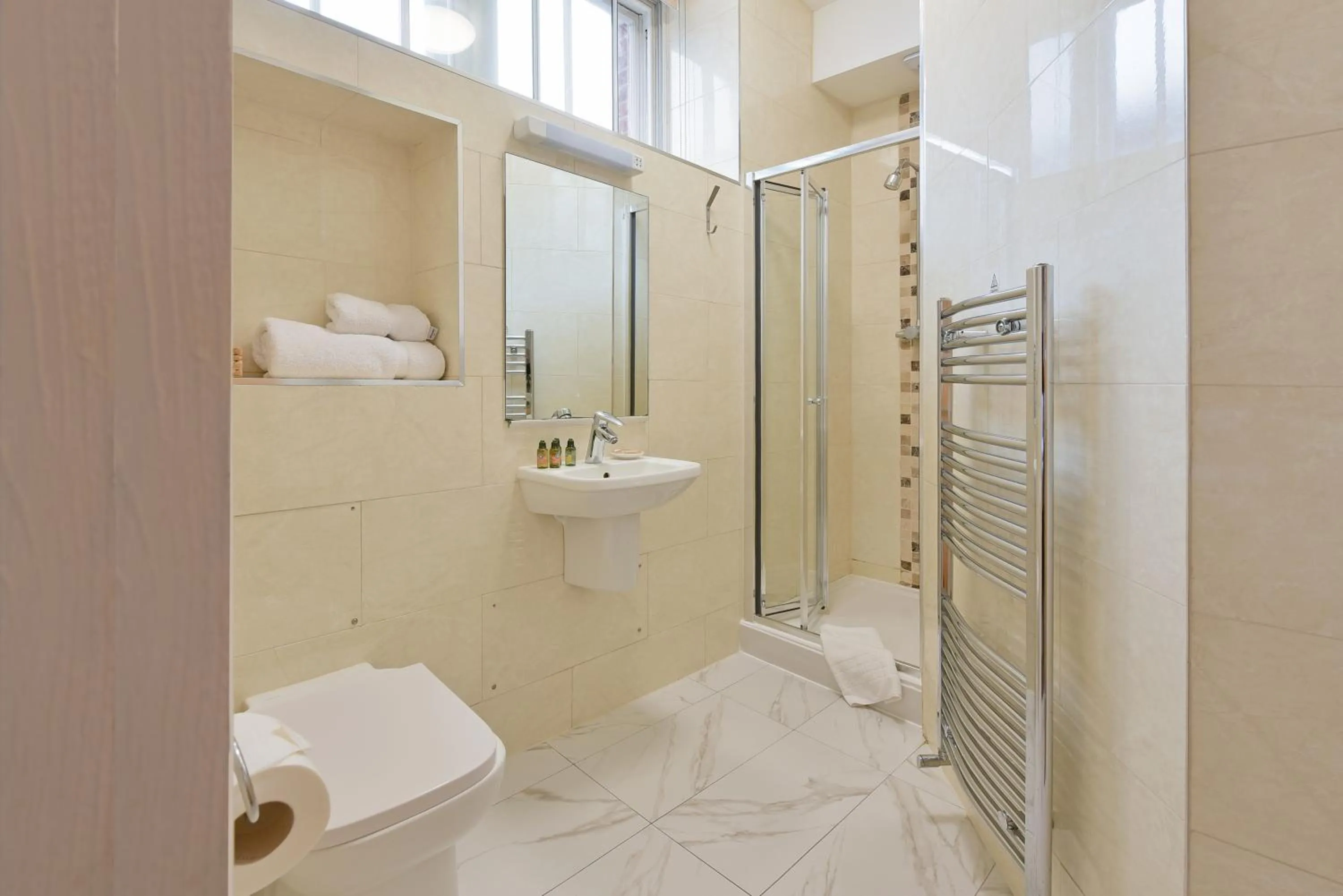 Shower in The Bocardo Hotel