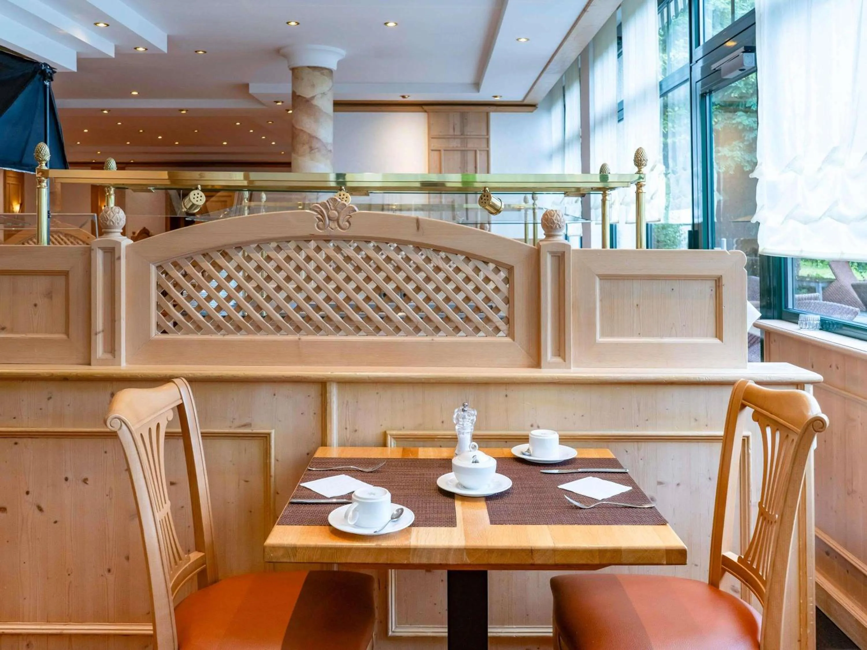 Restaurant/places to eat in Atomis Hotel Munich Airport by Mercure