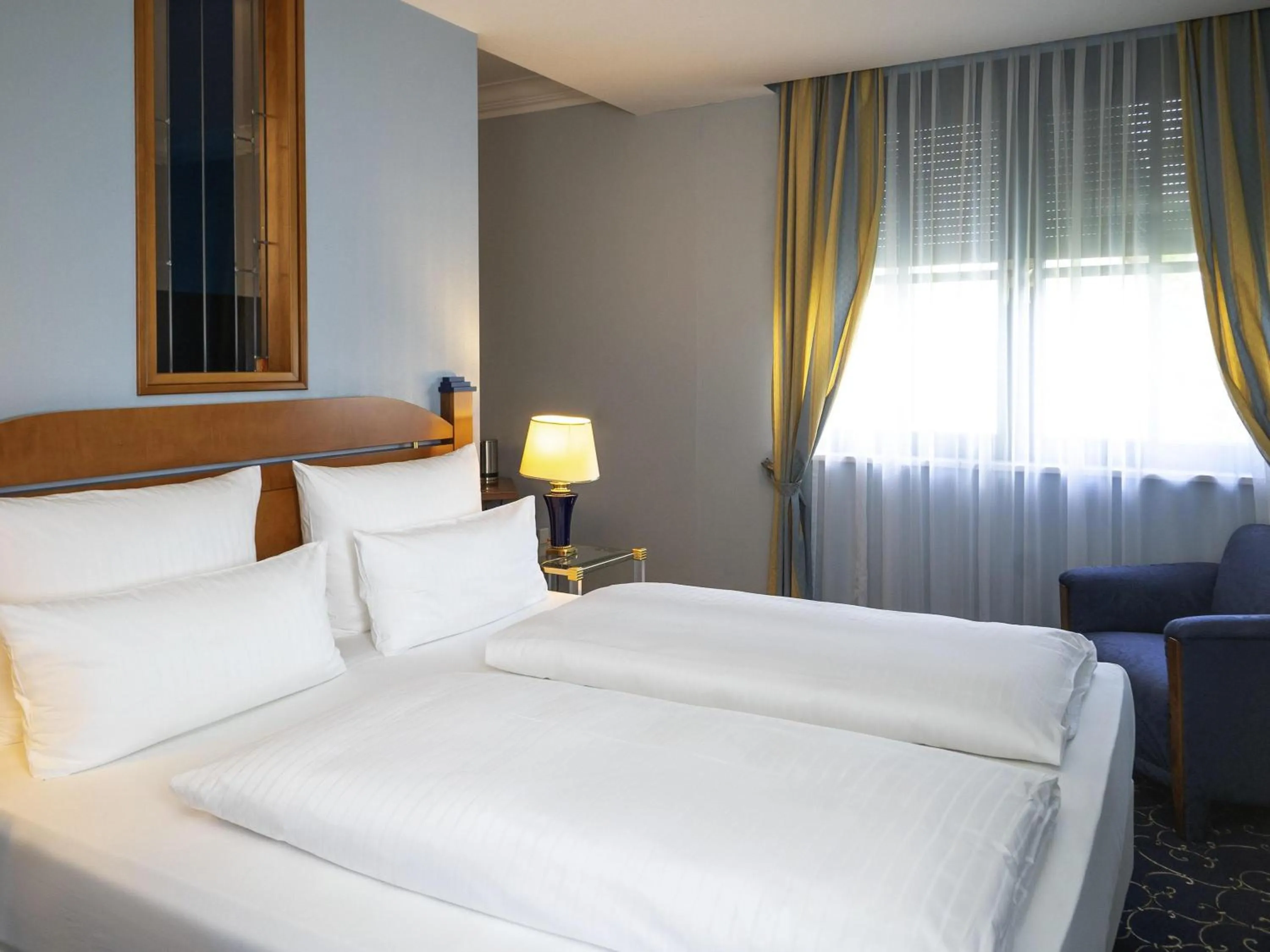 Bedroom, Bed in Atomis Hotel Munich Airport by Mercure