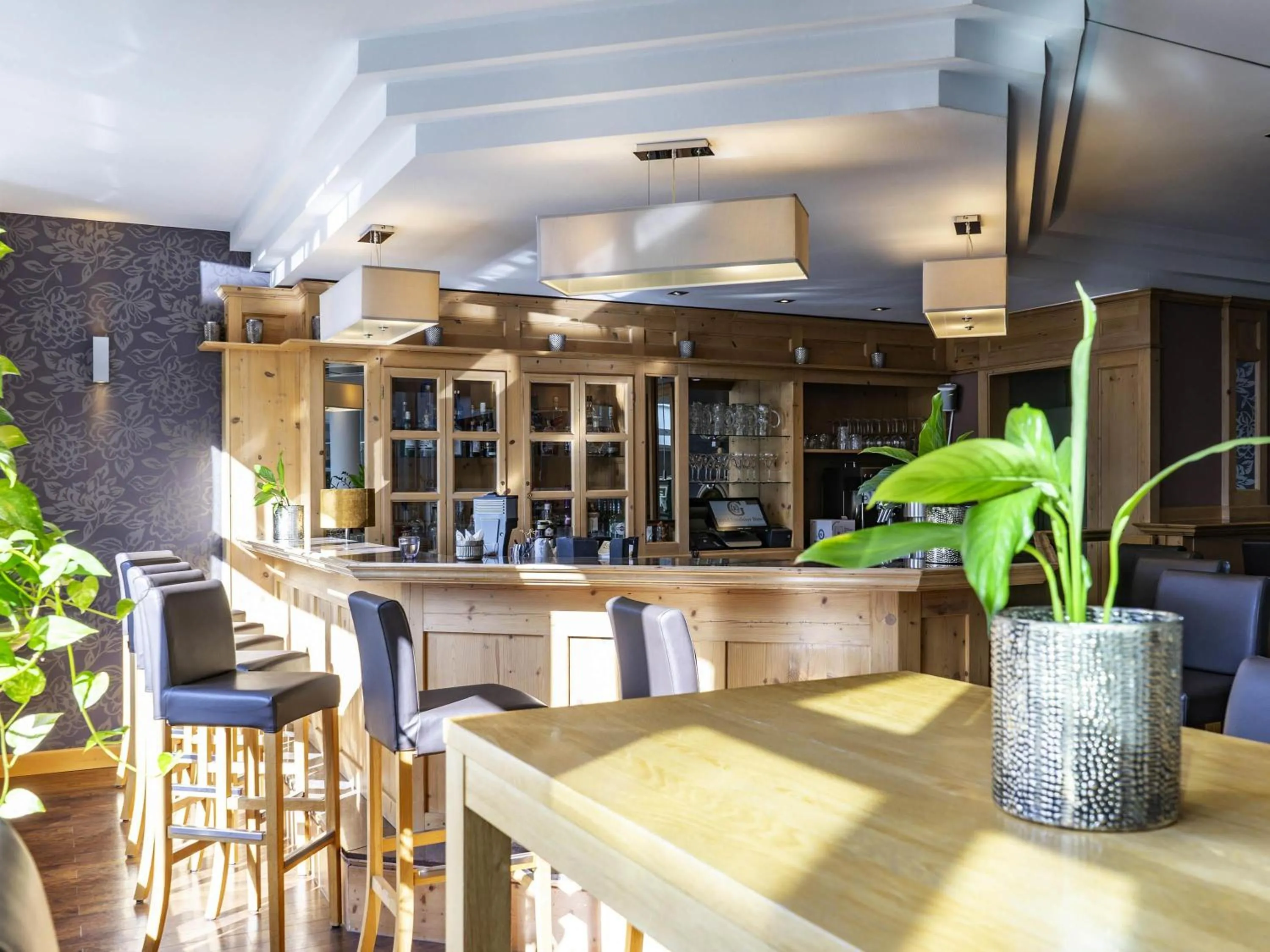 Lounge or bar in Atomis Hotel Munich Airport by Mercure