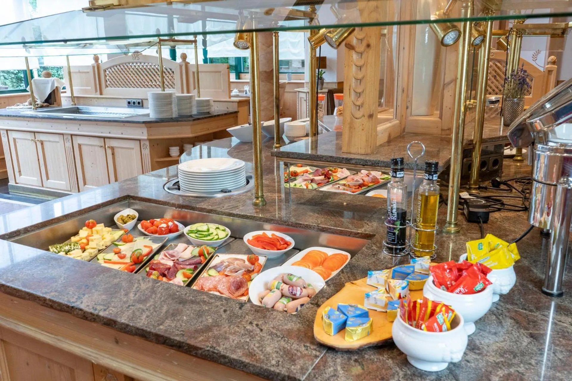 Breakfast in Atomis Hotel Munich Airport by Mercure