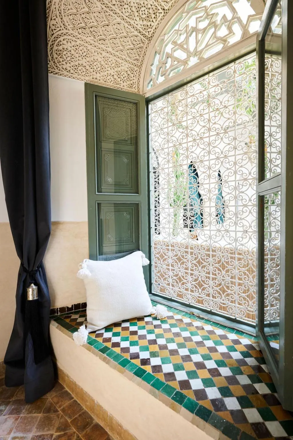 Decorative detail, Bed in Riad Rafaele & SPA