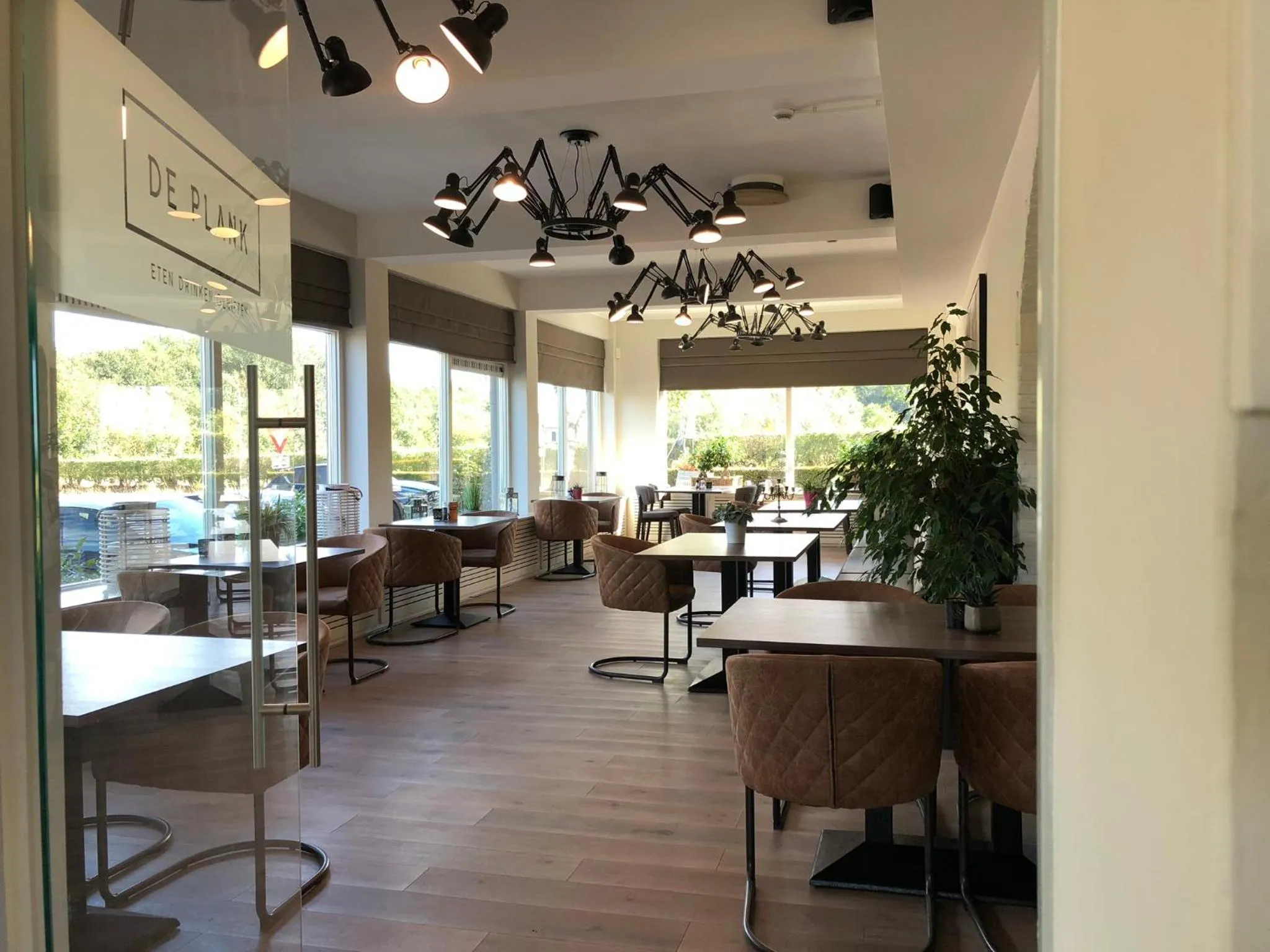 Restaurant/places to eat in Hotel de Plank - alle kamers met airconditioning