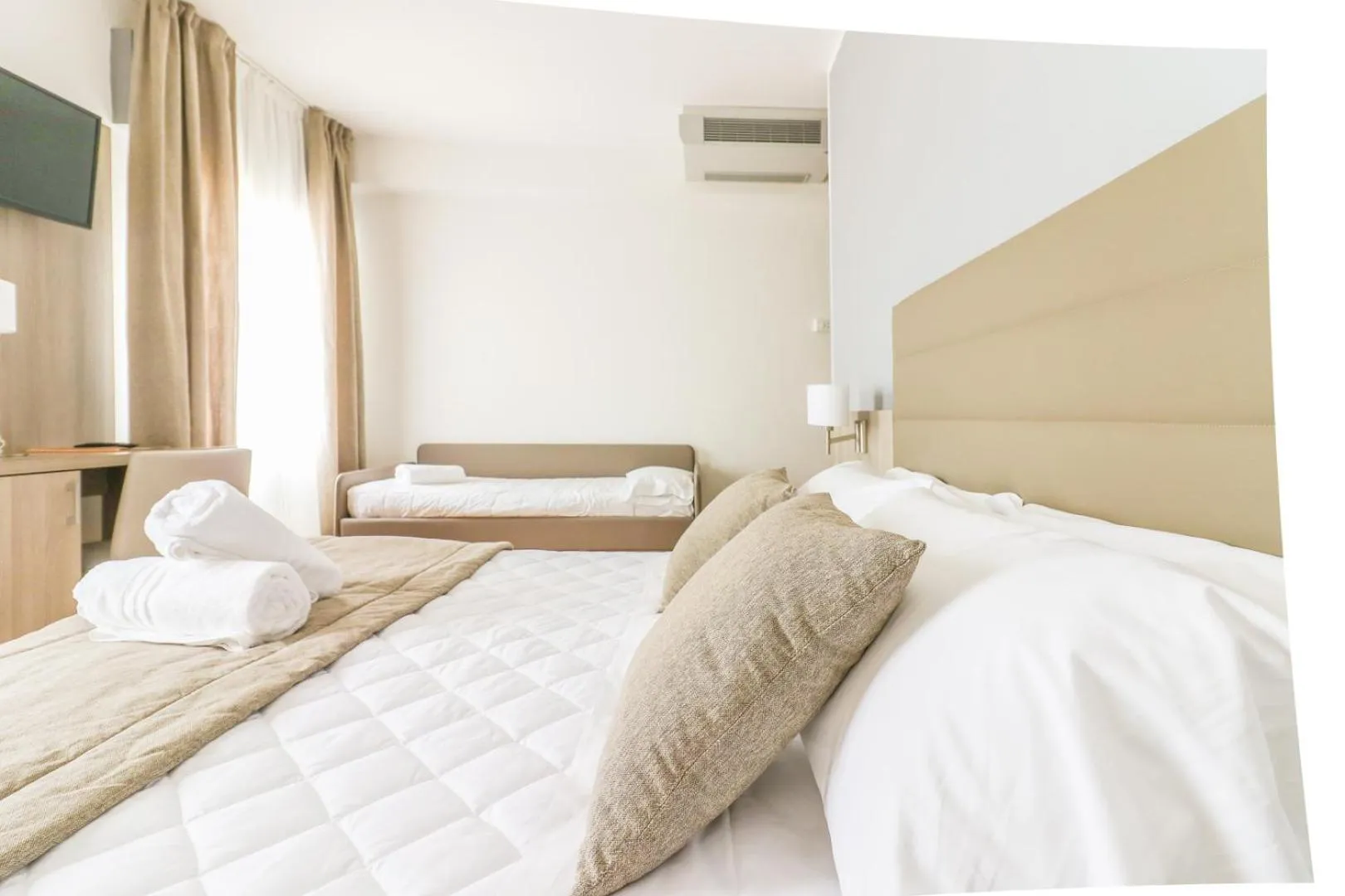 Bed in Hotel Loreley