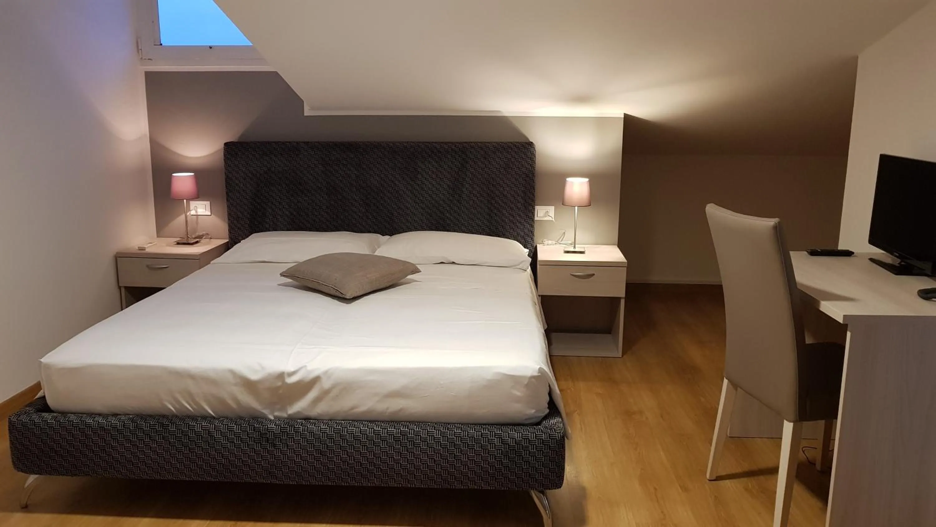 Bed in Hotel Loreley