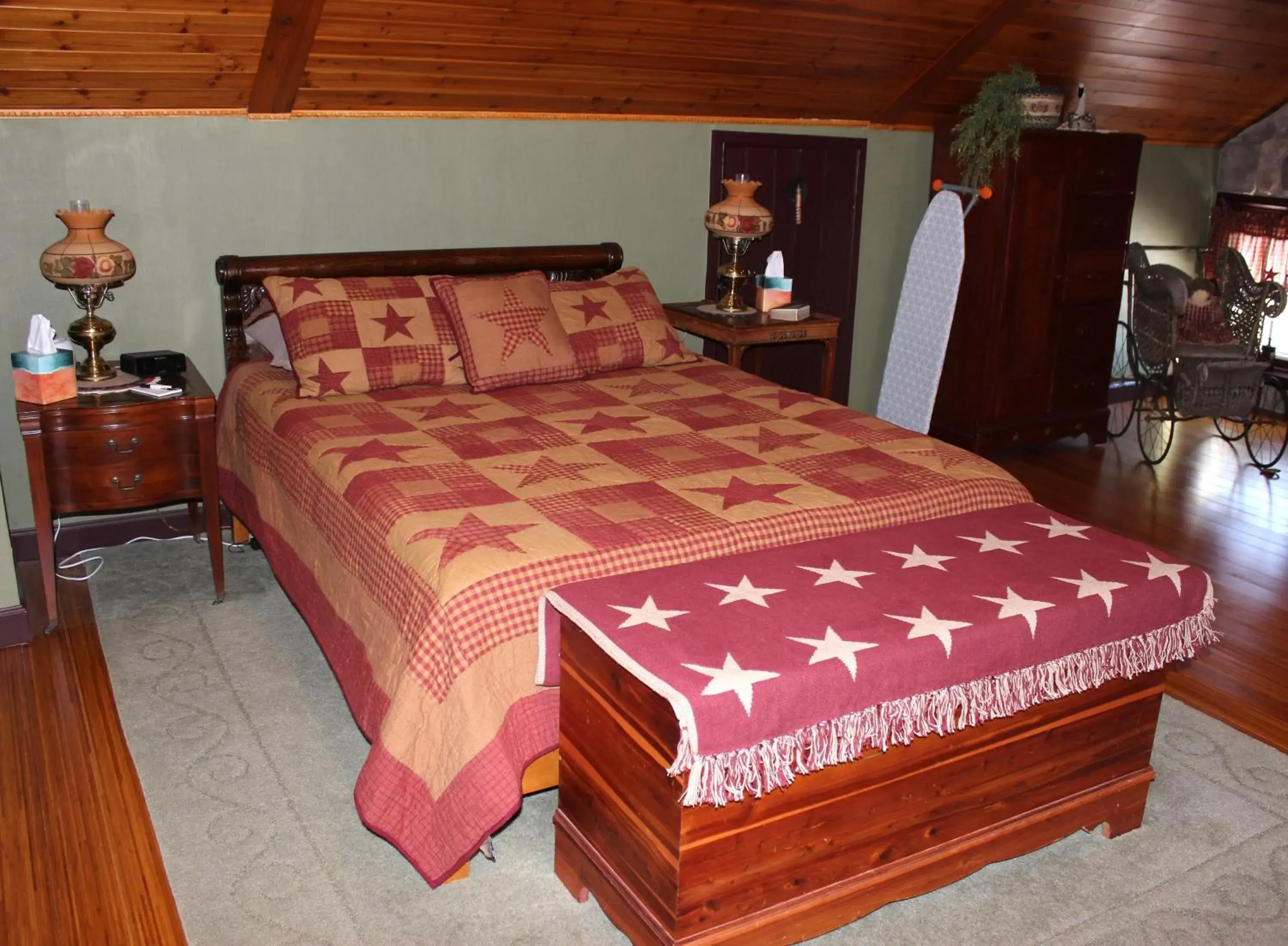 Deluxe Queen Room in Carriage Stop Bed & Breakfast Deluxe Queen Room in Carriage Stop Bed & Breakfast