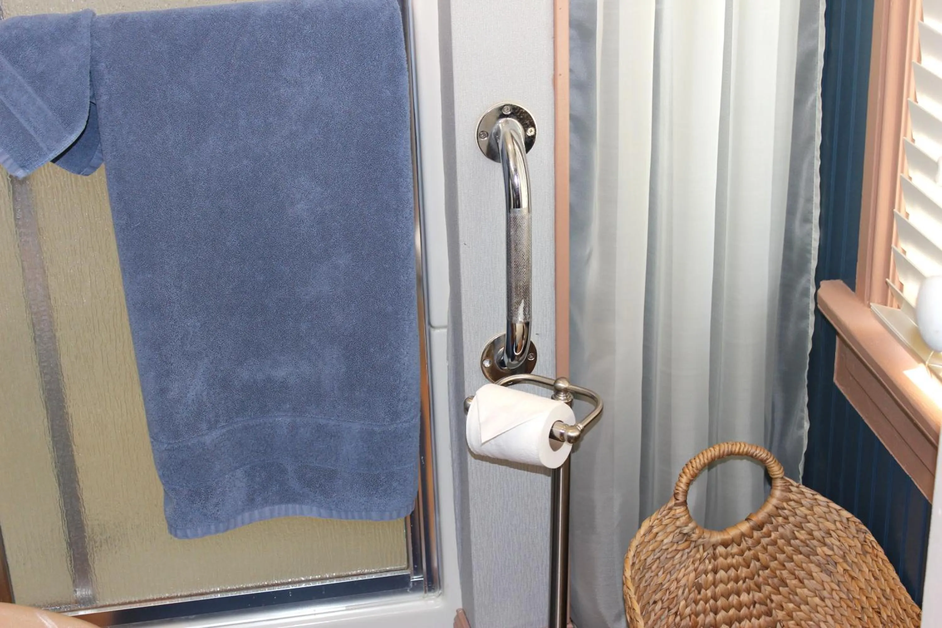 Bathroom in Carriage Stop Bed & Breakfast