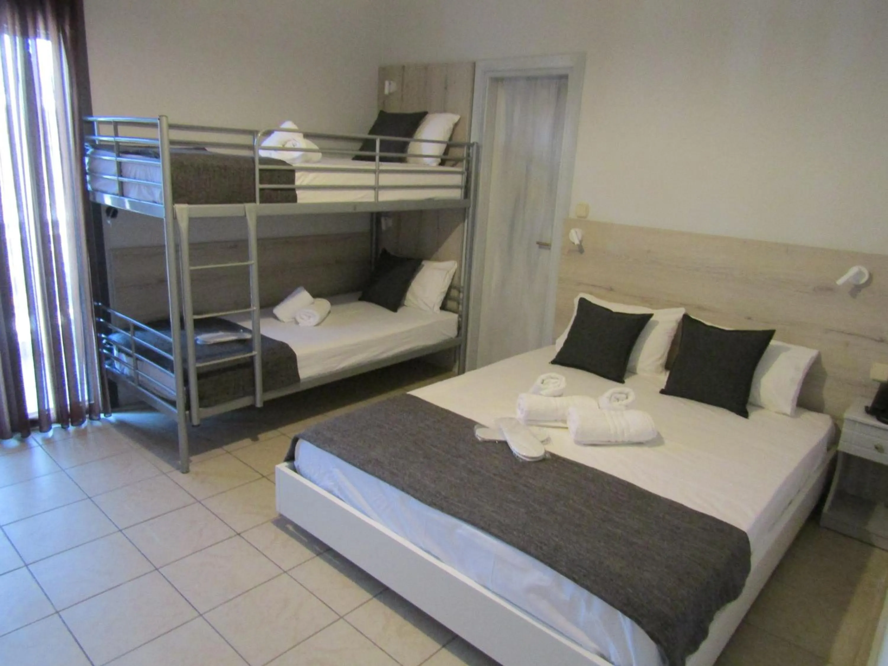 Photo of the whole room in Hotel Zefyros