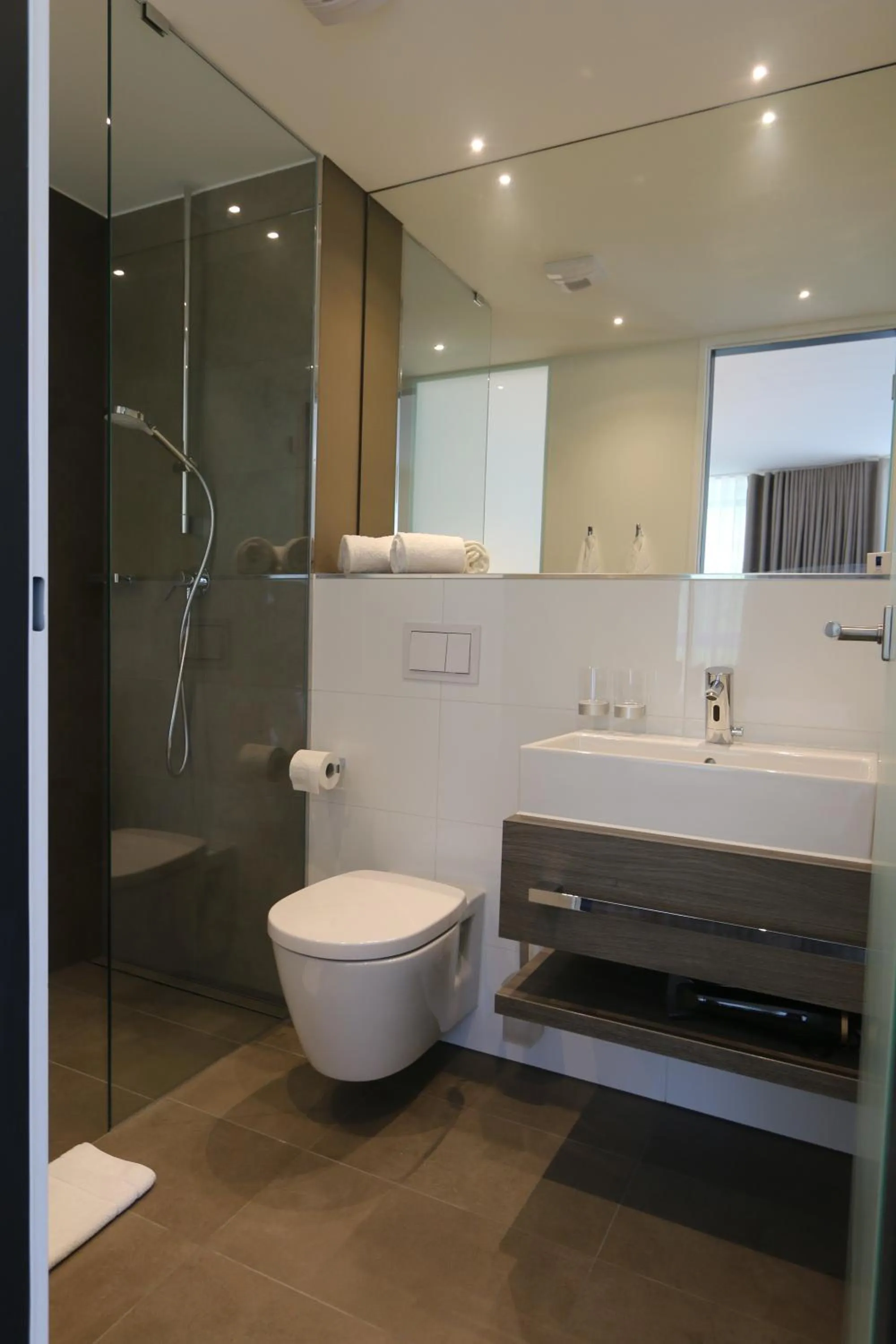 Bathroom in in2 the Boardinghouse