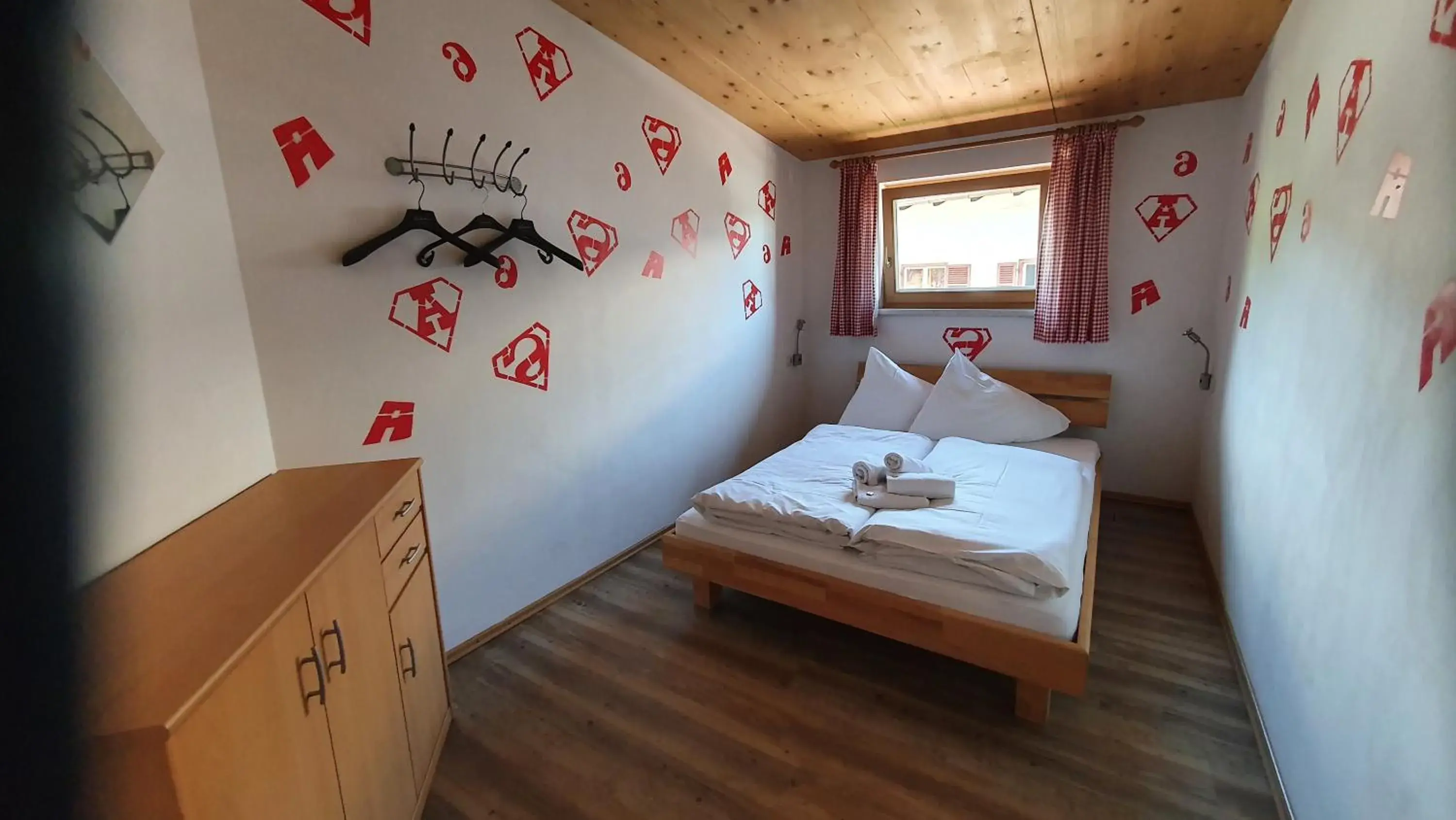 Double Room with Shared Bathroom - single occupancy in Alpking Hostel Double Room with Shared Bathroom - single occupancy in Alpking Hostel