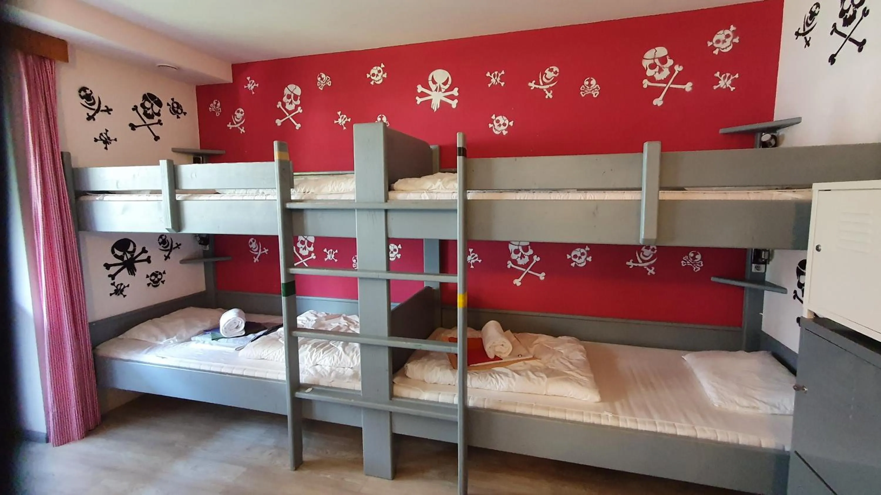 Comfort Dormintory Room  - single occupancy in Alpking Hostel