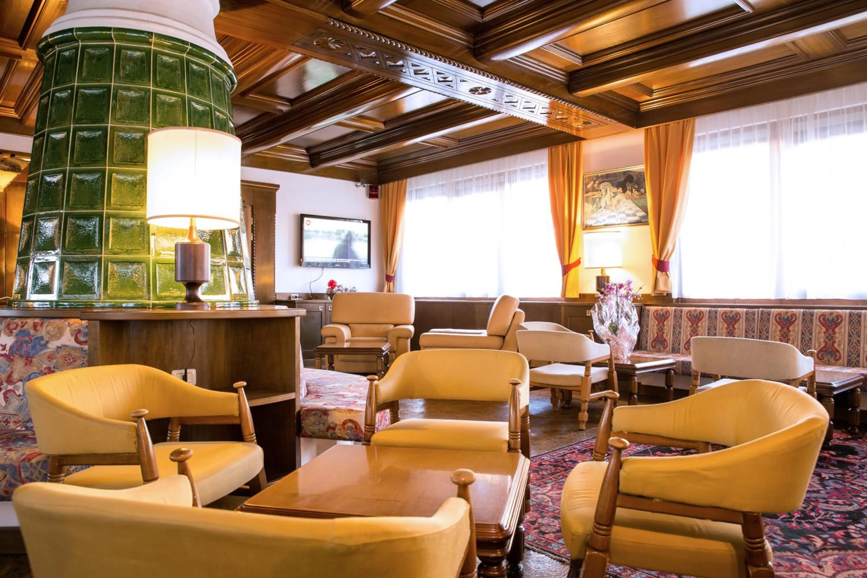 Communal lounge/ TV room in Hotel San Valier