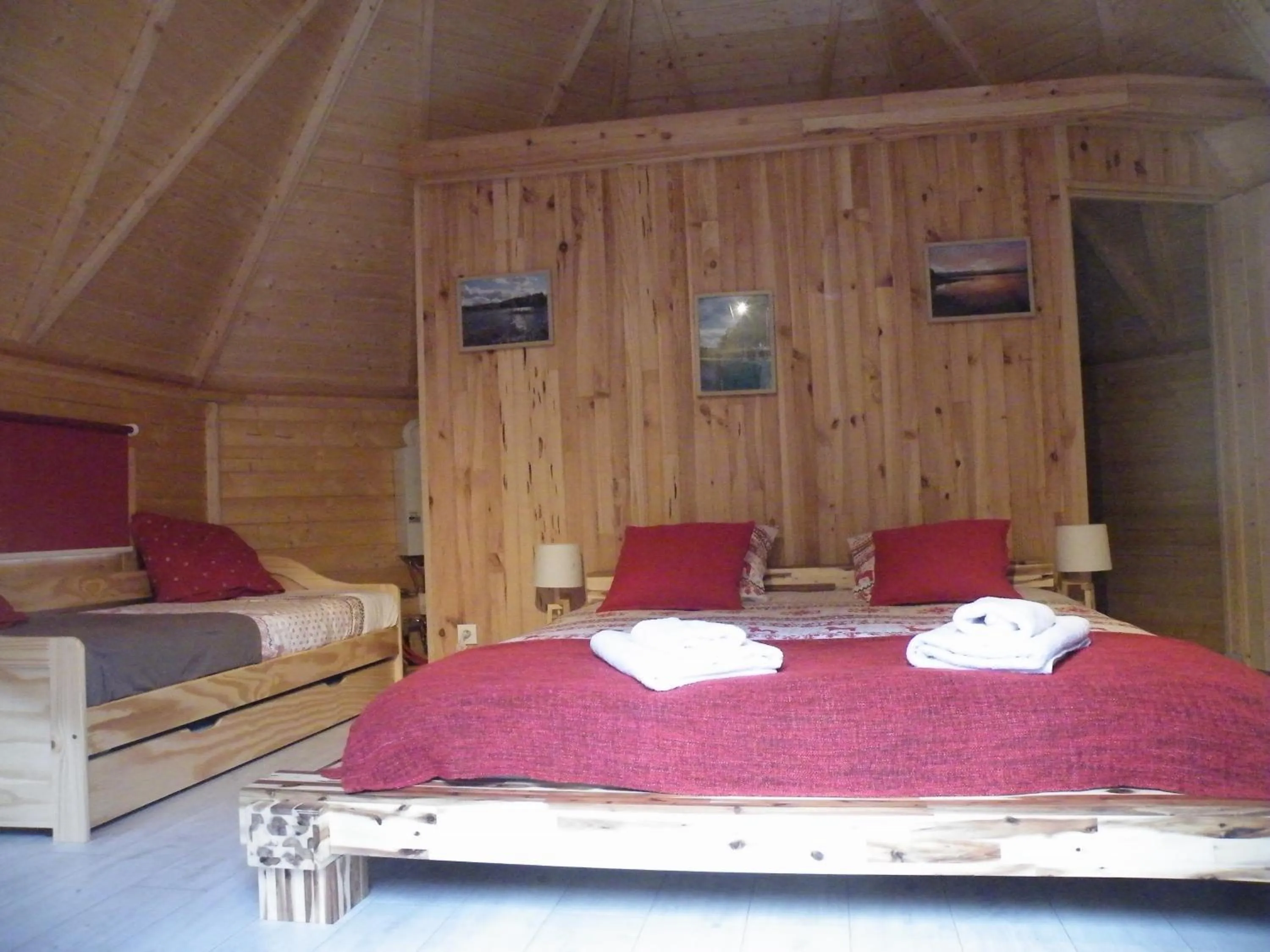 Bed in kotas-Esprit Nordique