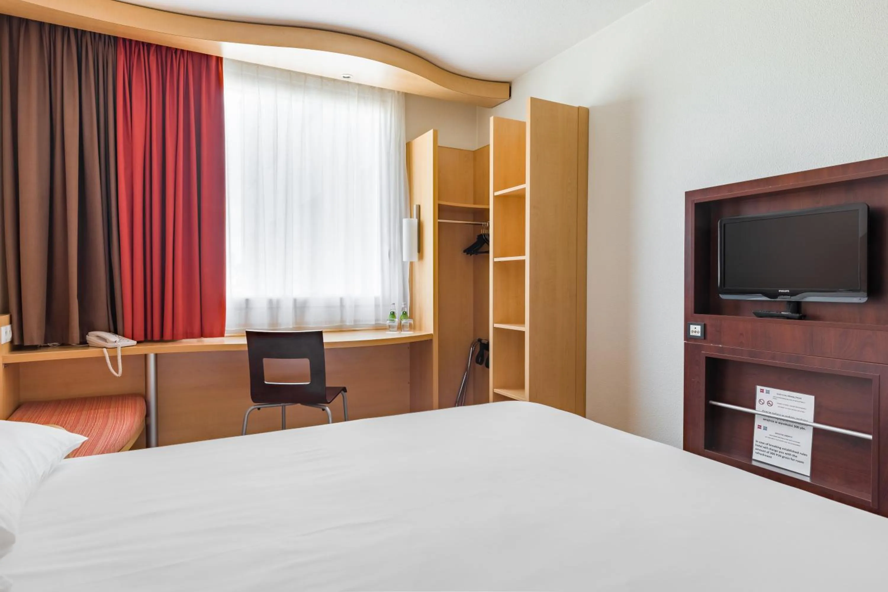 Bedroom, Bed in ibis Warszawa West Station