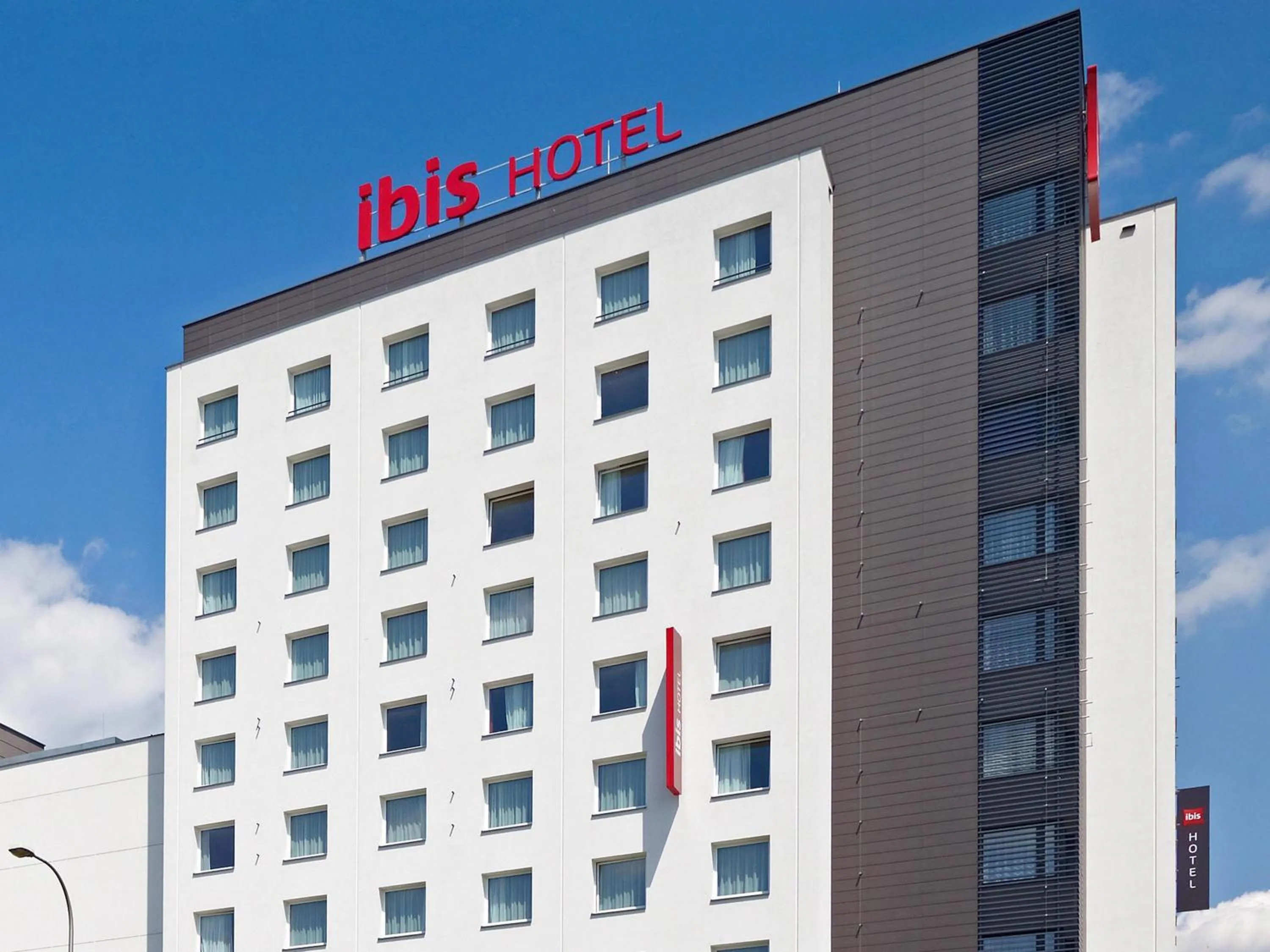 Property building in ibis Warszawa West Station